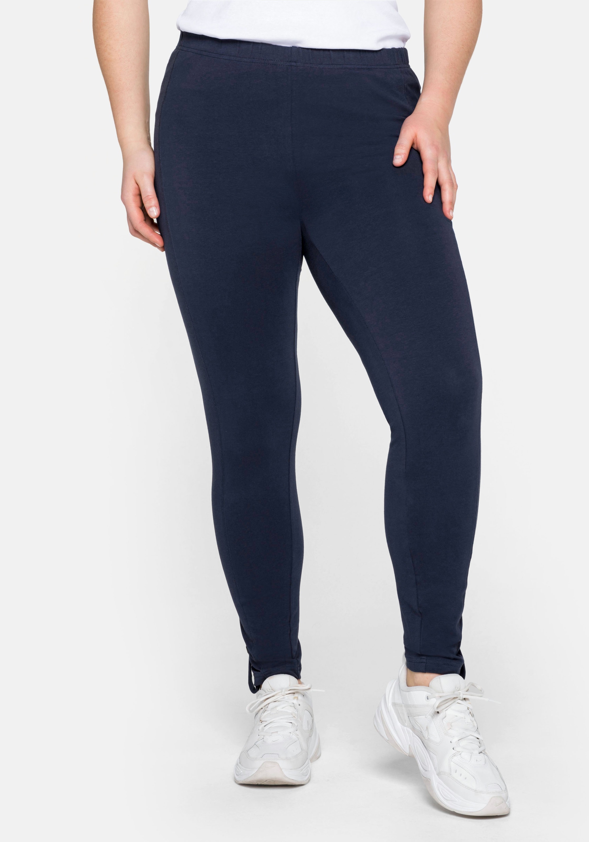 Sheego Leggings, in Ankle-Länge, mit Knopf-Detail am Saum