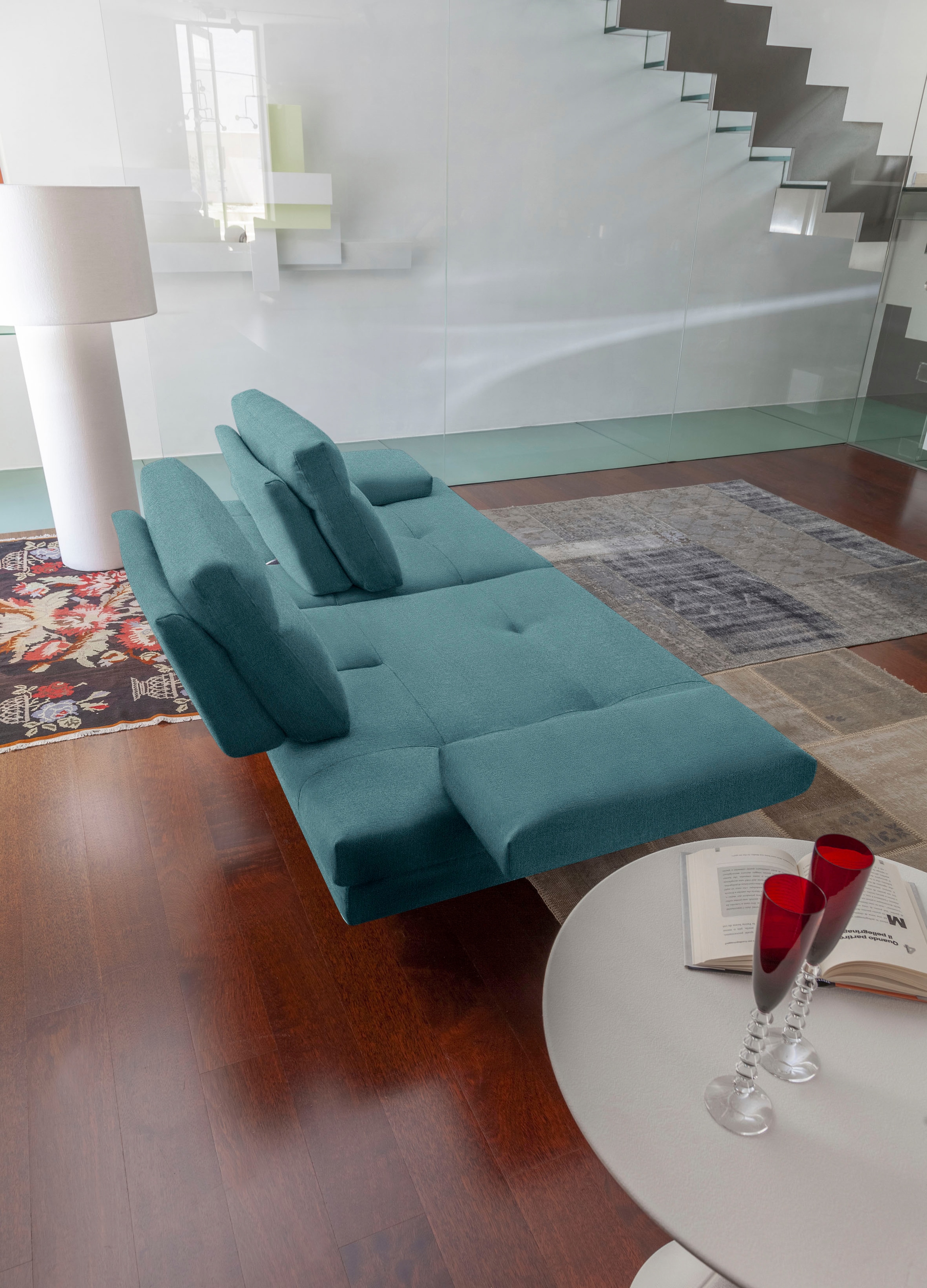 CALIA ITALIA 3,5-Sitzer »Toby Wing, italienisches Designsofa mit erstklassigem Sitzkomfort« inklusive Sitztiefenverstellung, Füße in Chrom glänzend