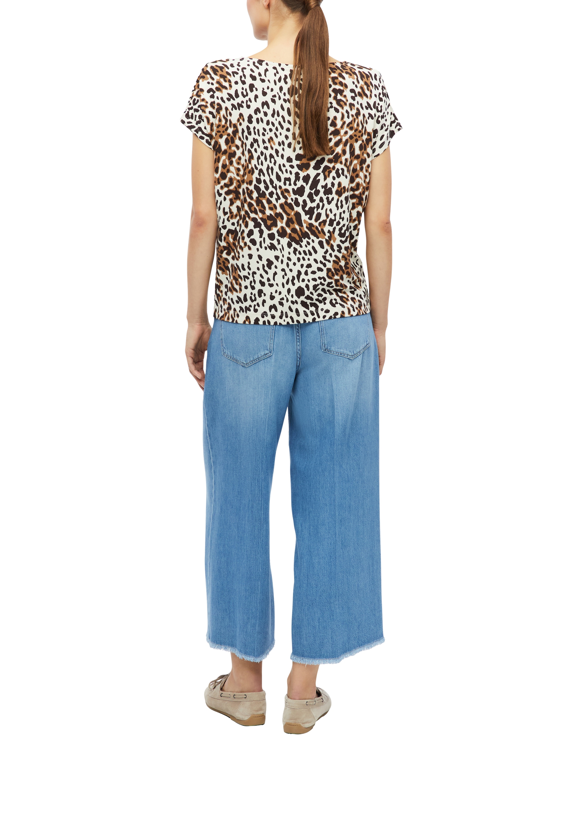 s.Oliver Kurzarmshirt Sommershirt mit grafischem Muster aus Viskose/Stretch