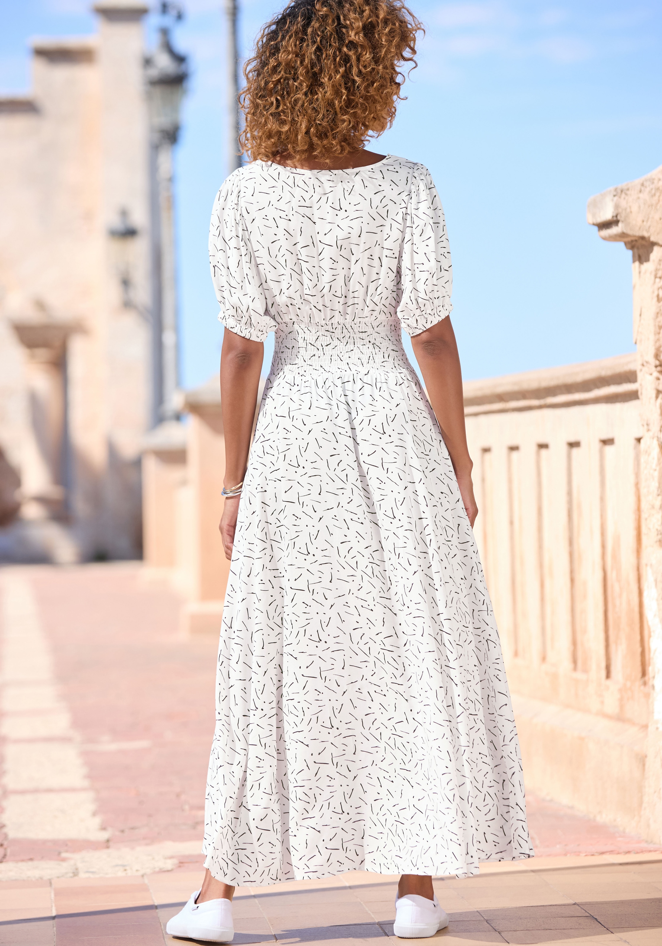 LASCANA Maxikleid Ohne Taschen mit Alloverdruck und V-Ausschnitt, gewebtes Sommerkleid, Strandkleid
