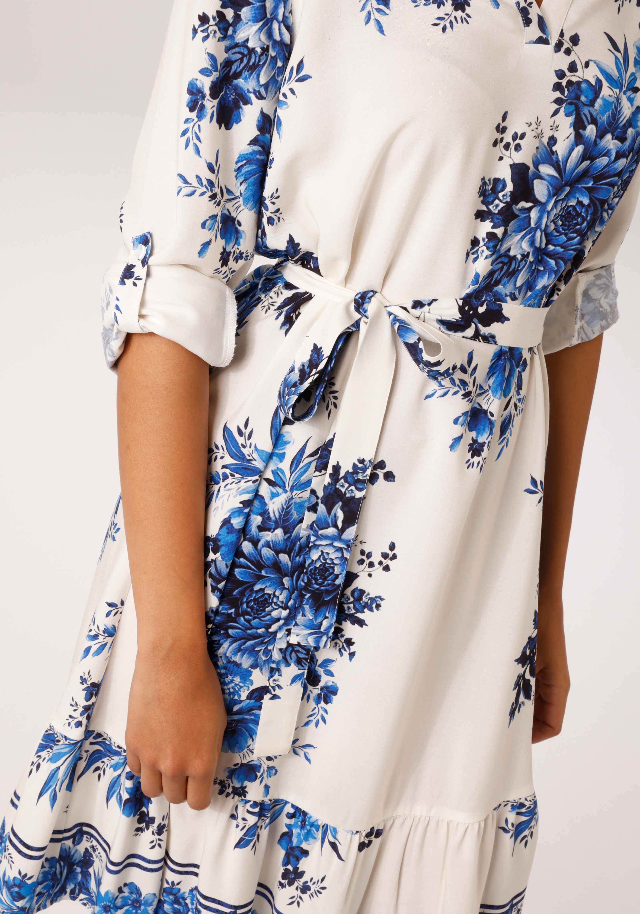 Aniston CASUAL Blusenkleid mit abnehmbarem Bindegürtel,  mit großflächigen Blumendruck - NEUE KOLLEKTION