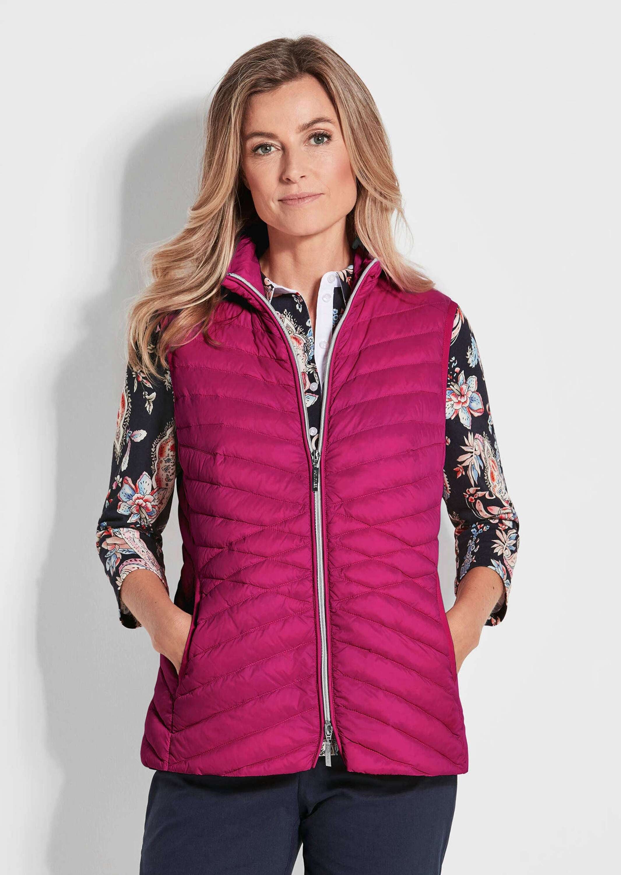 GOLDNER Kurzweste »Kurzgröße Weste Damen mit Stehkragen und leichter Steppung«
