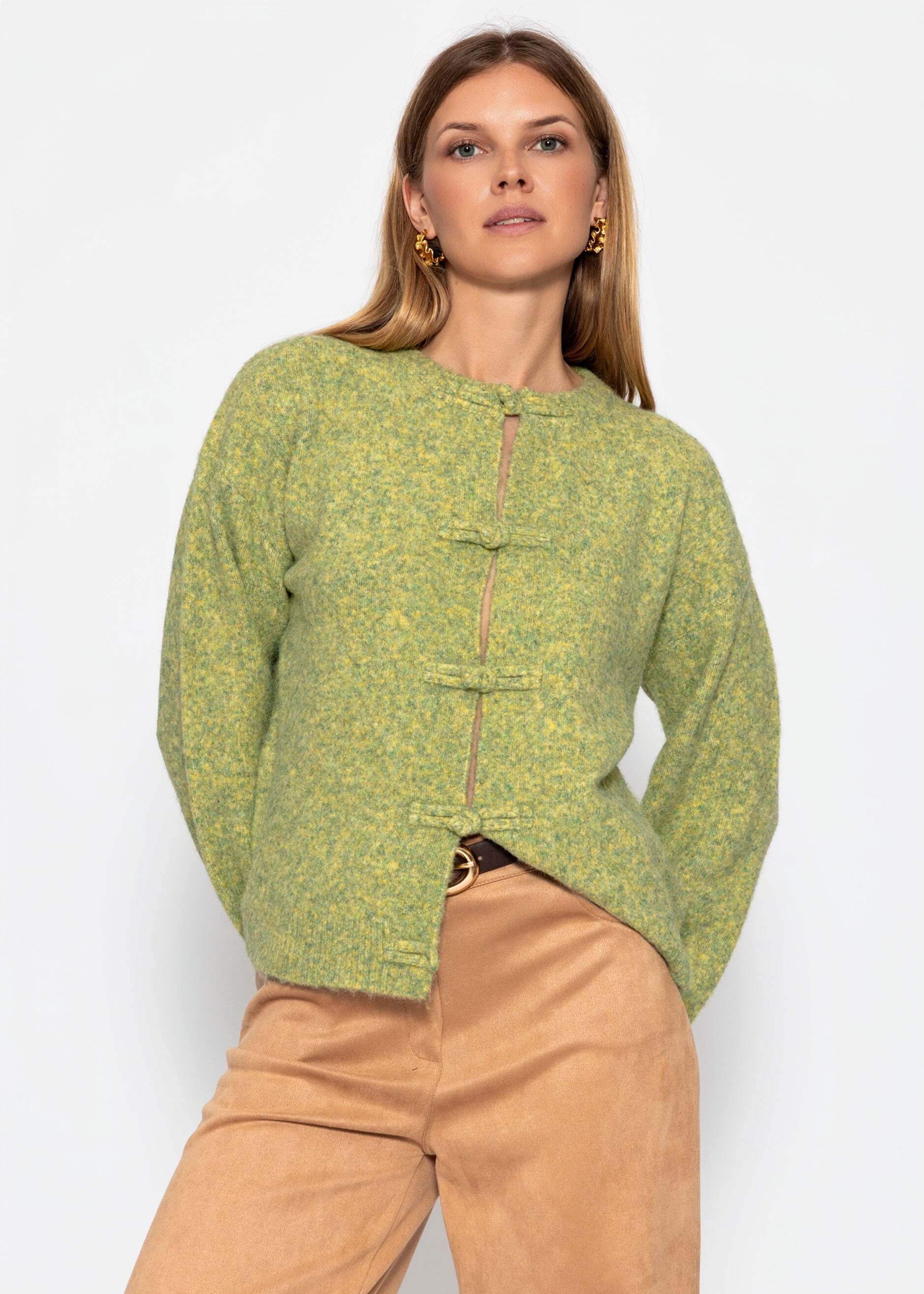 SASSYCLASSY Cardigan »Strickjacke mit Knebelverschluss« Weiche Jacke aus Wolle mit Rudhals und langen Armen in Grau