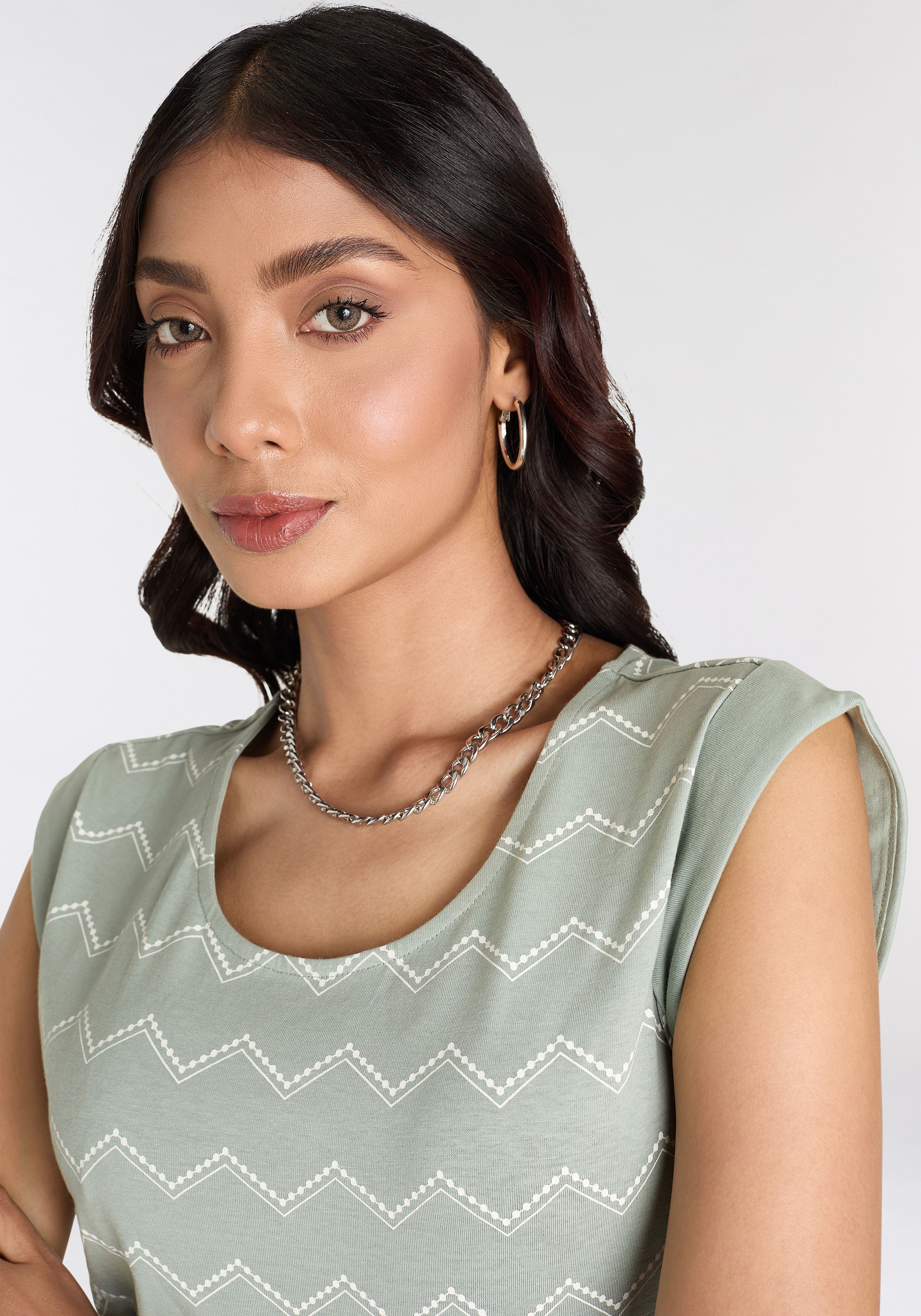 KangaROOS Jerseykleid, (Set, mit abnehmbarem Gürtel), mit Alloverprint