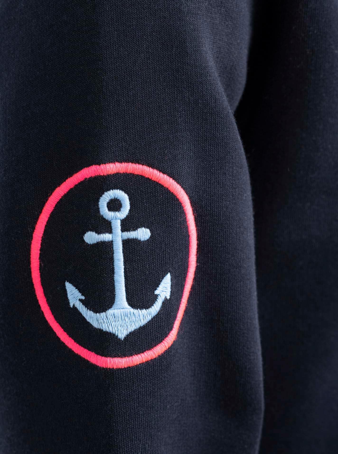 Zwillingsherz Kapuzensweatjacke »"Maritim"«, mit gesticktem MOIN und Anker Logo und Reißverschluss