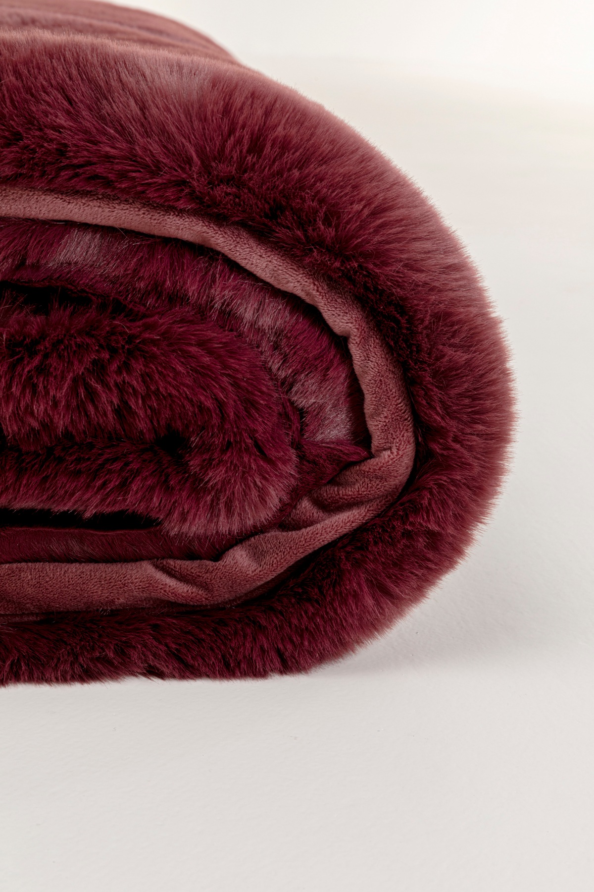 Kare Design Tagesdecke »Wohndecke Mika, Kunstfelldecke, 150x200 cm« flauschig und warm