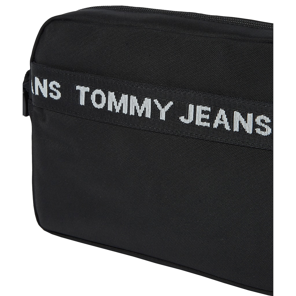 Tommy Jeans Umhängetasche »TJM ESSENTIAL EW CROSSOVER«, in körpernahem Design