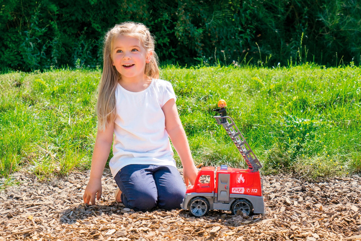 Lena® Spielzeug-Feuerwehr »TRUXX«, inklusive Spielfigur; Made in Europe