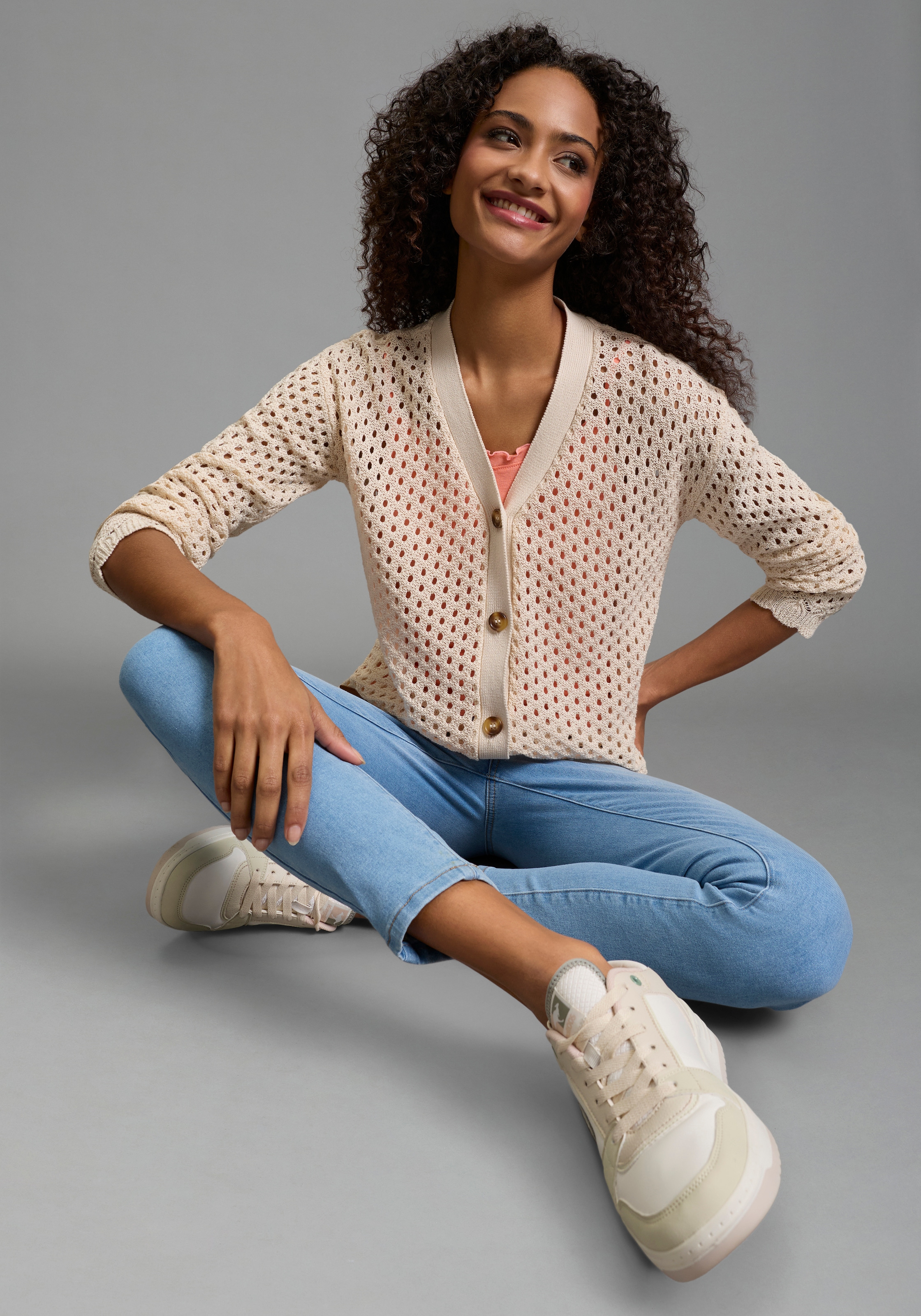 KangaROOS Ajourstrickjacke casual Stil, Langarm, bequeme Passform, Feinstrick