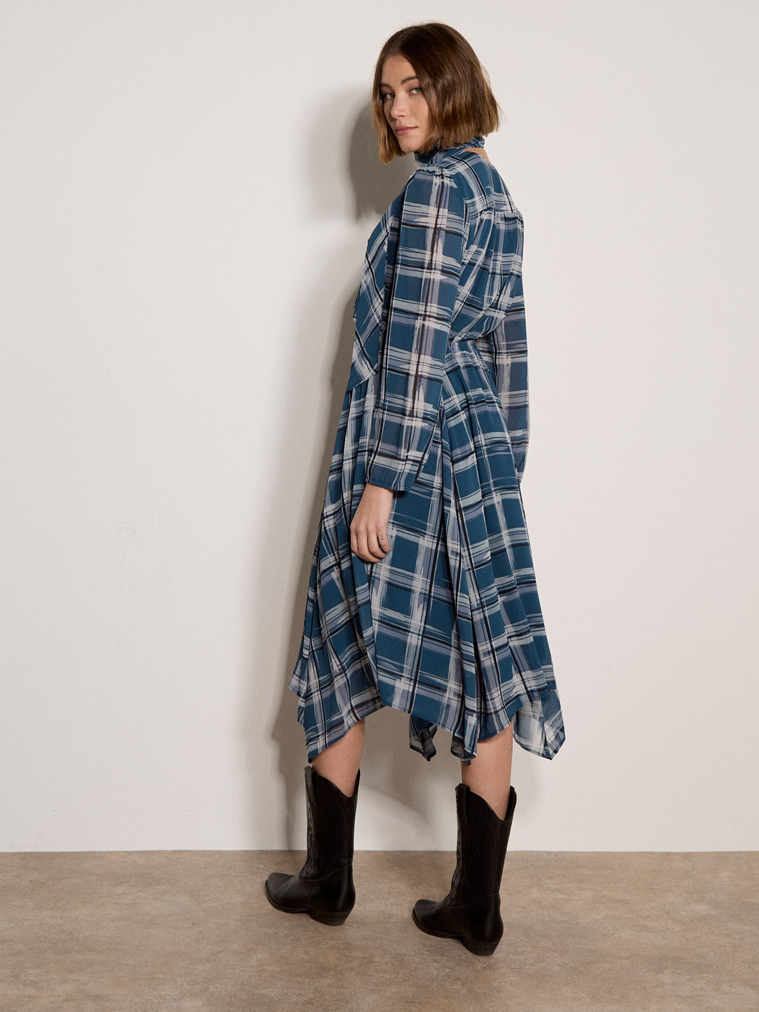 Apricot Midikleid »Wadenlanges Crêpekleid« mit elastischem Bund