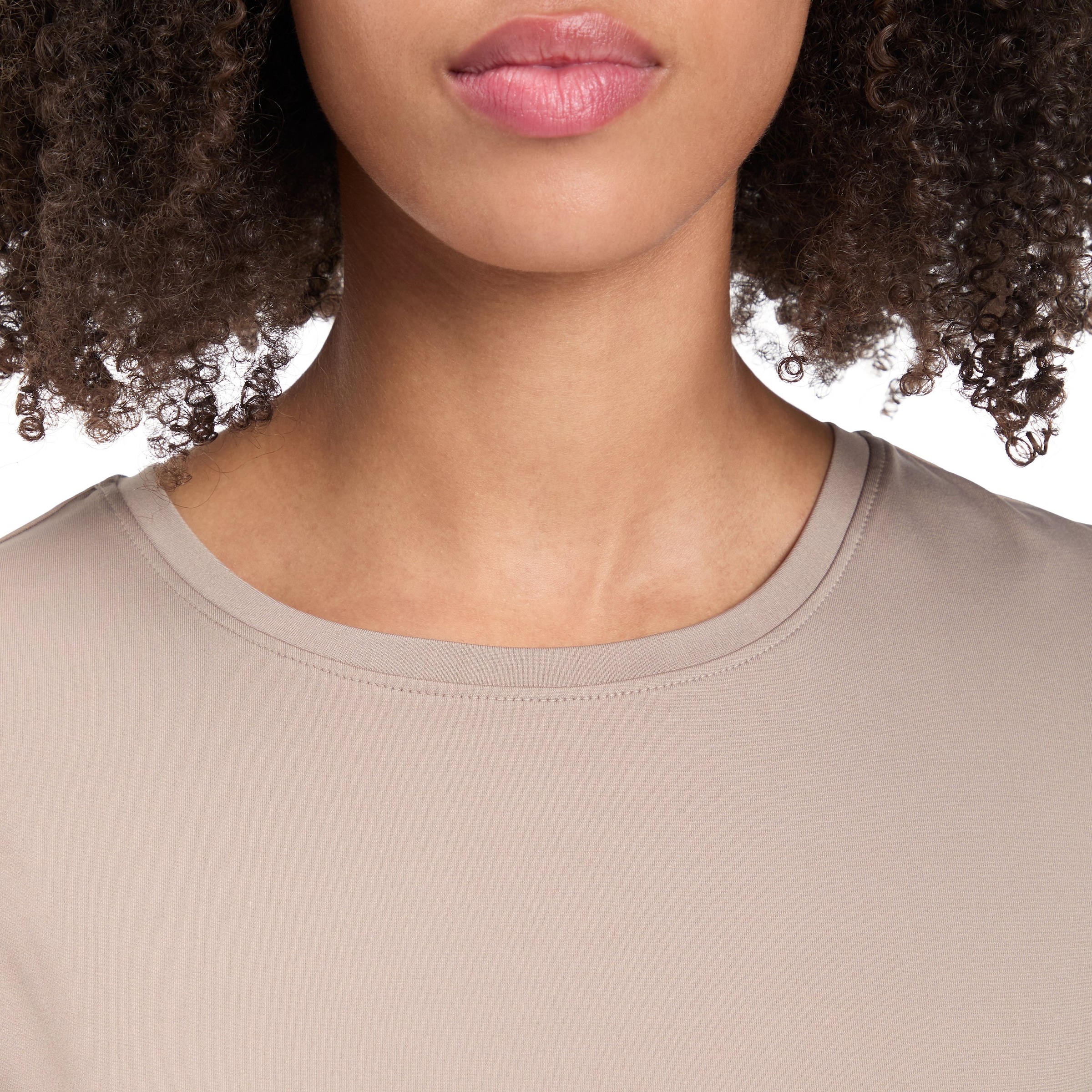 Energetics T-Shirt »DA.-T-SHIRT GIANNA SHORT SLEEVE W« mit längerem Schnitt hinten, aus Jersey, Loose Fit