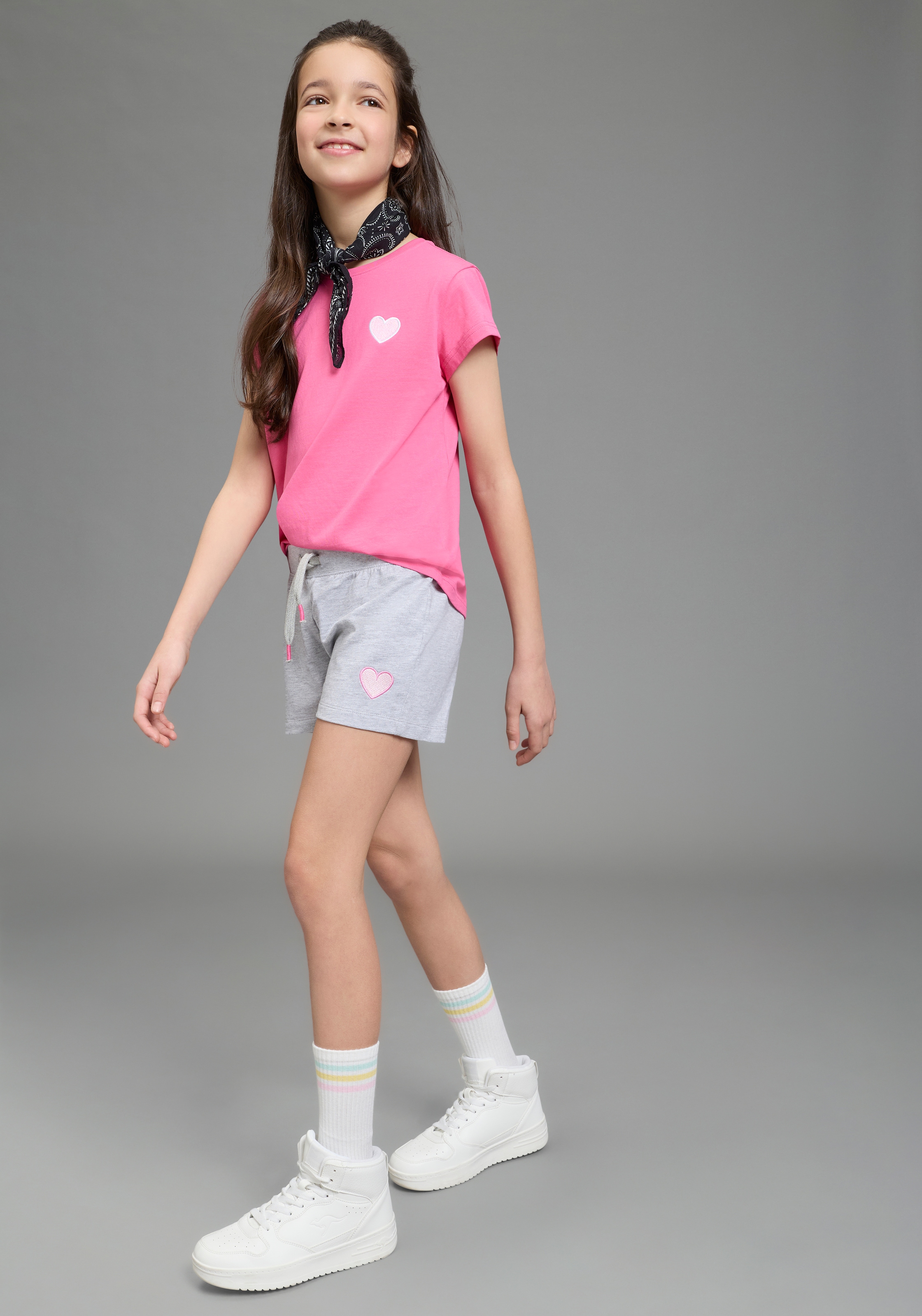 H.I.S Sweatshorts »2er Pack Sweat-Shorts mit Stickerei für Mädchen«  für Mädchen, mit Gummizug am Bund, aus Baumwolle und Viskose