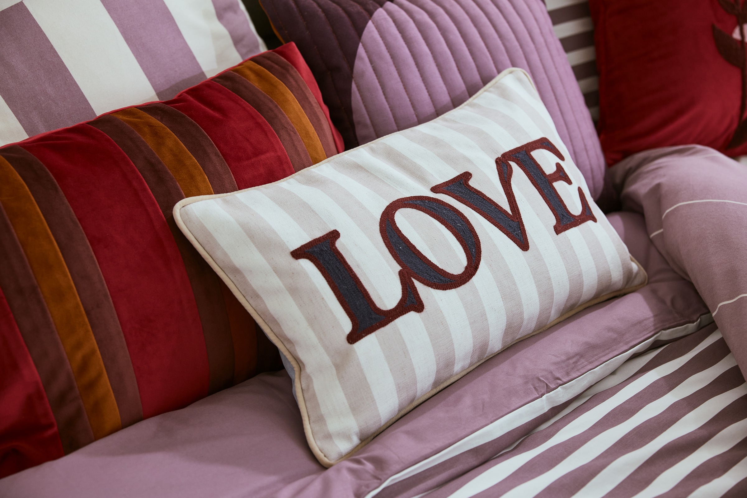 TOM TAILOR HOME Dekokissen »Love«, mit Leinenanteil