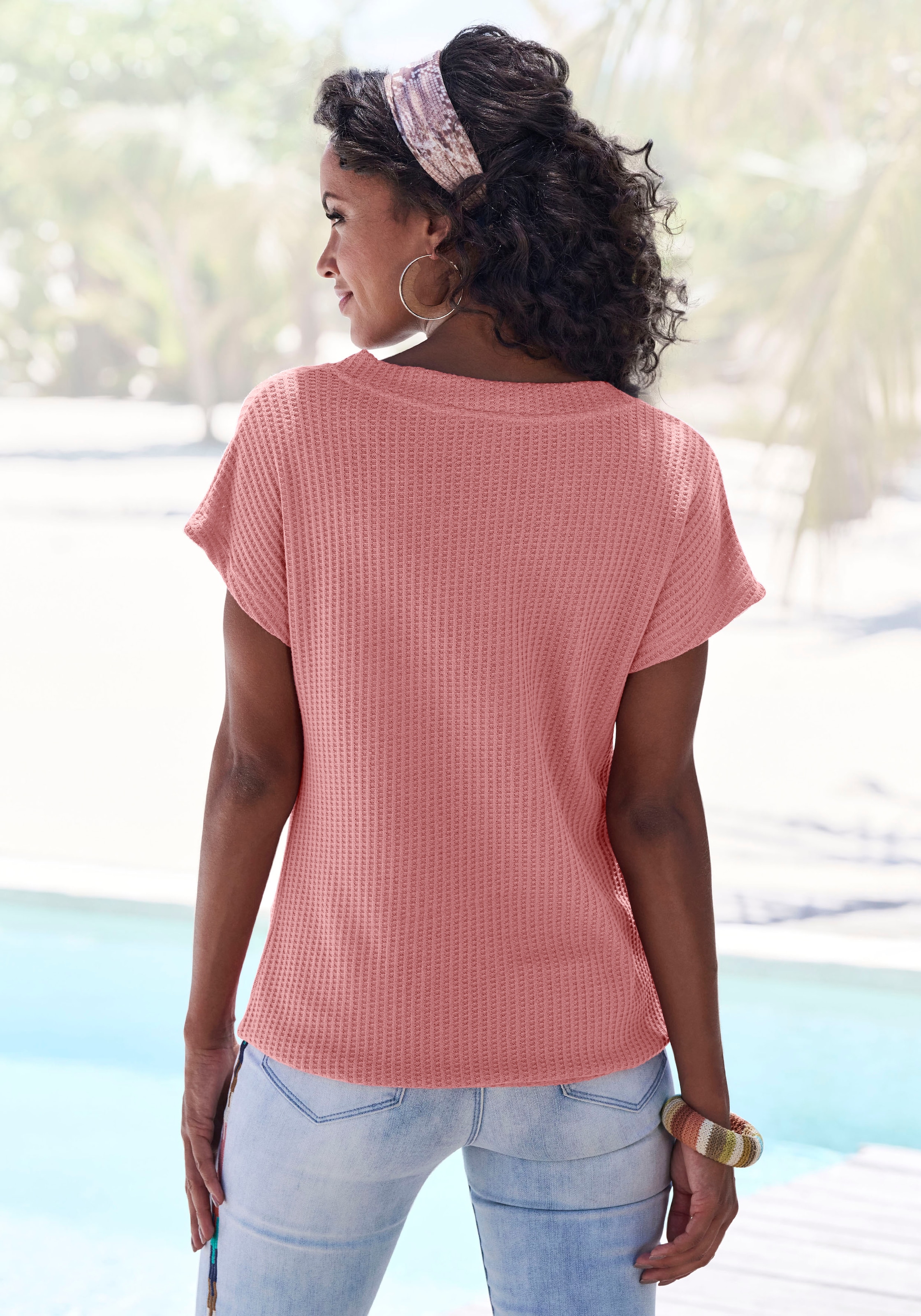 LASCANA Kurzarmshirt »mit Zierknopfleiste« aus weicher Piqué-Qualität