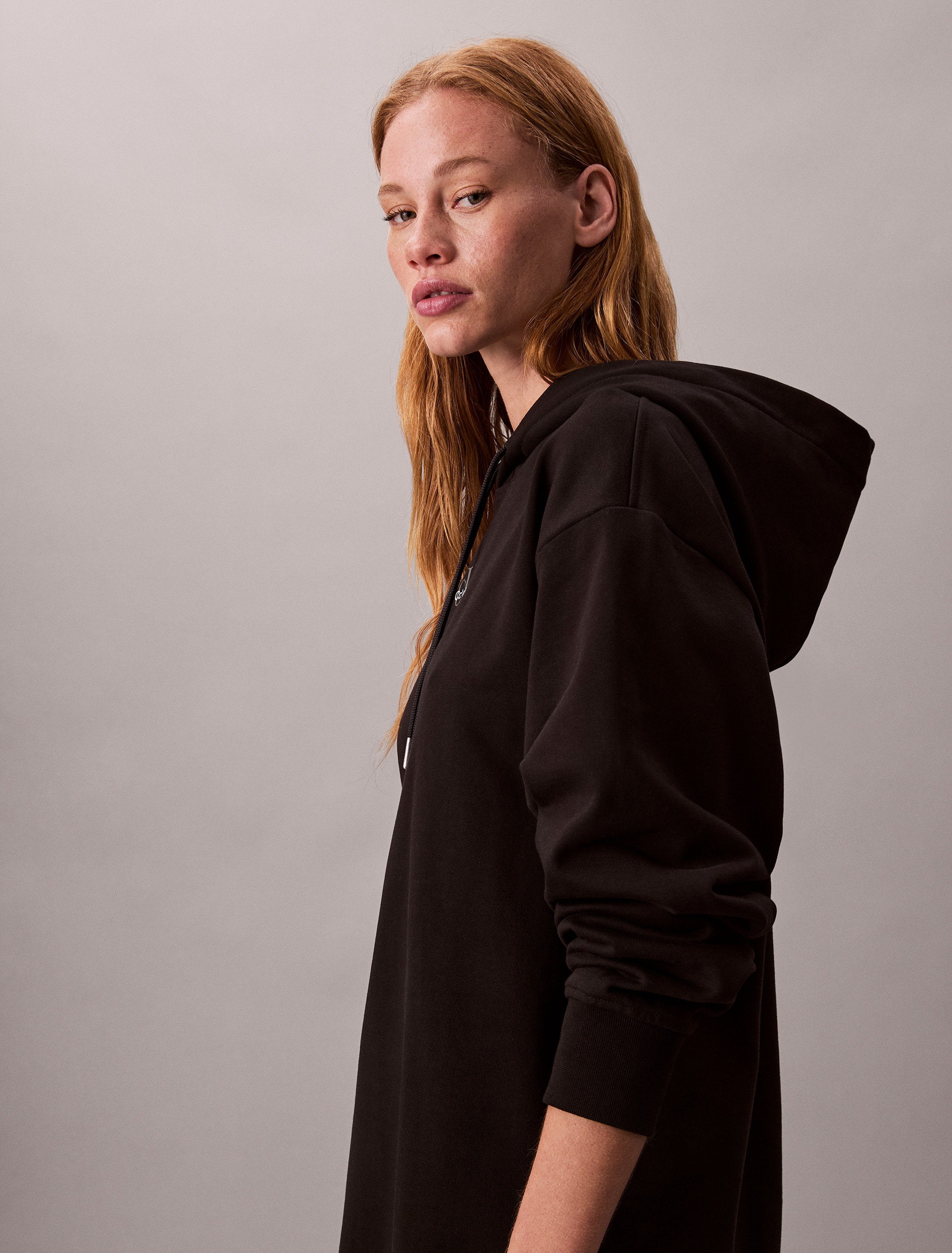 Calvin Klein Jeans Sweatkleid »LS MONOLOGO PREMIUM TERRY HOODIE«, Mit Rundhalsausschnitt, loose fit