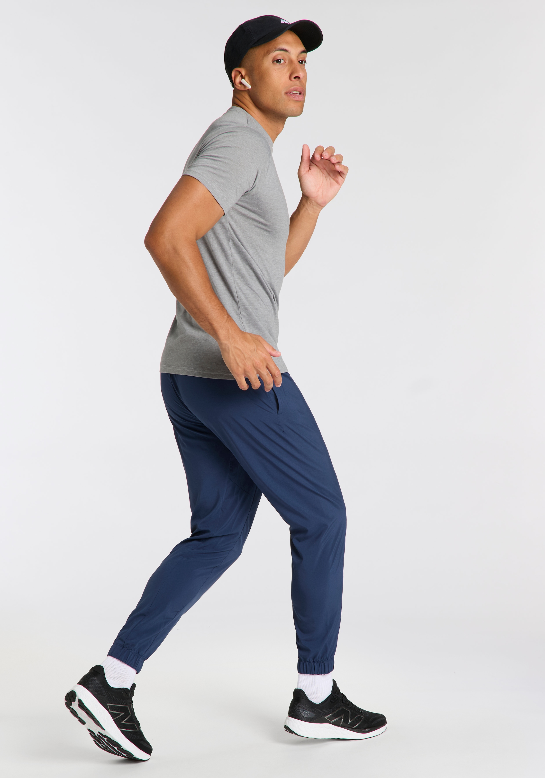 New Balance Trainingshose »Sport Essentials Woven Jogger«