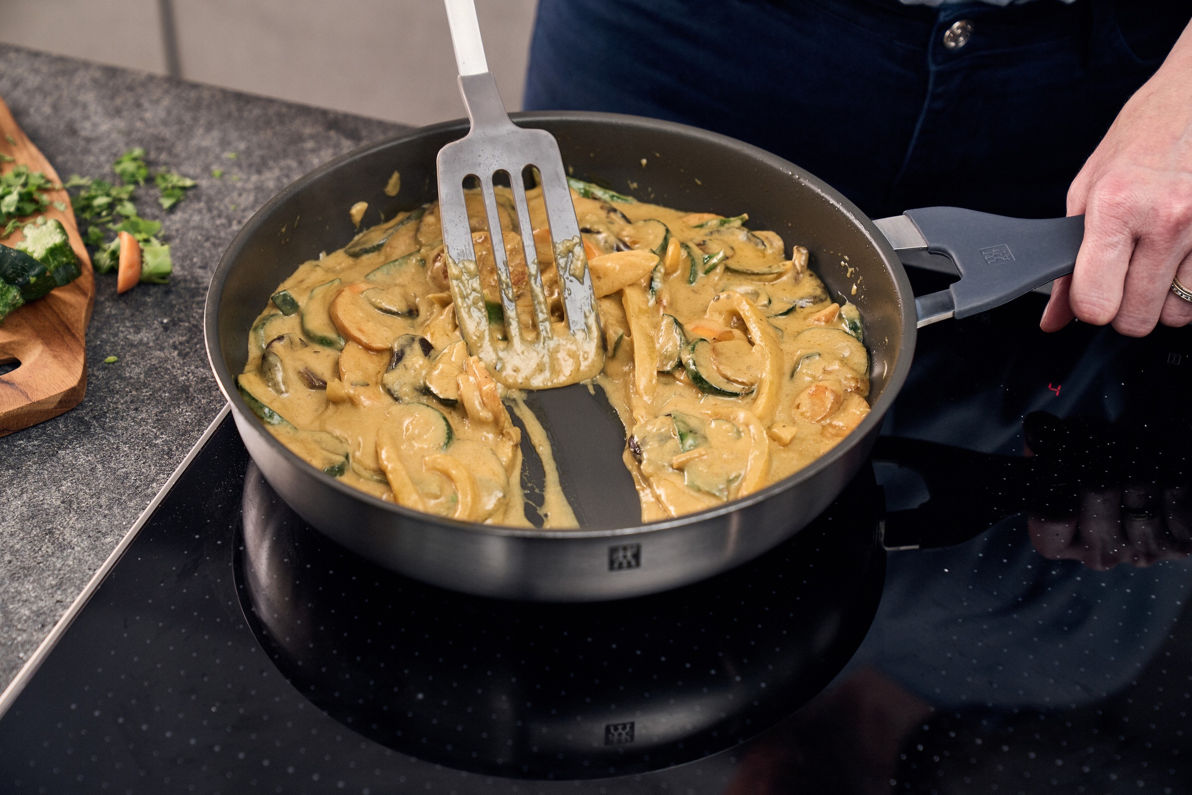 Zwilling Bratpfanne »Simplify«, Edelstahl 18/10, (1 tlg.), Keramikbeschichtung, Stay-Cool-Griffe, Sandwichboden
