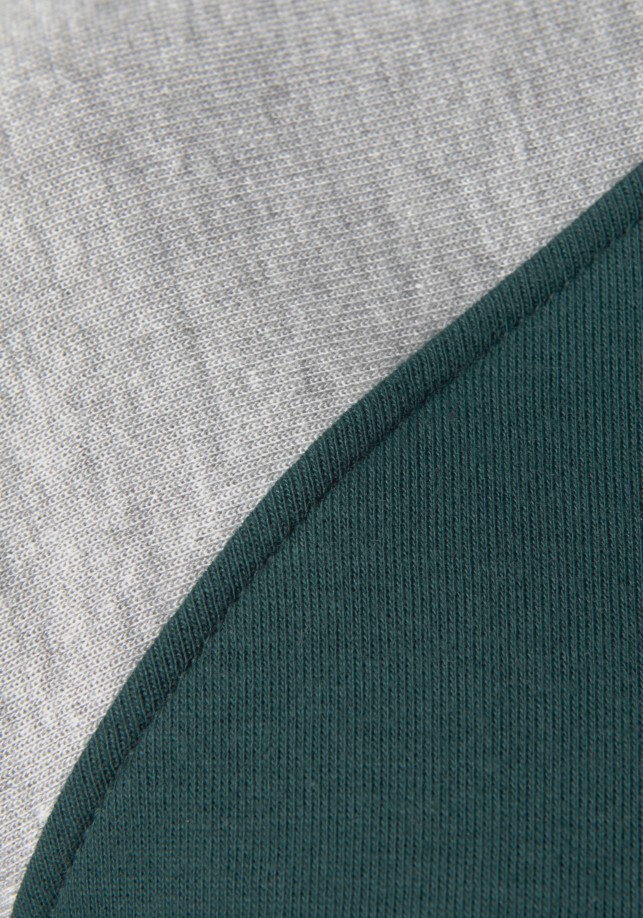 OTTO Kapuzensweatshirt, Ärmeln kaufen im und Loungeanzug, farblich Hoodie Bench. mit Shop abgesetzten Online Loungewear Logodruck,