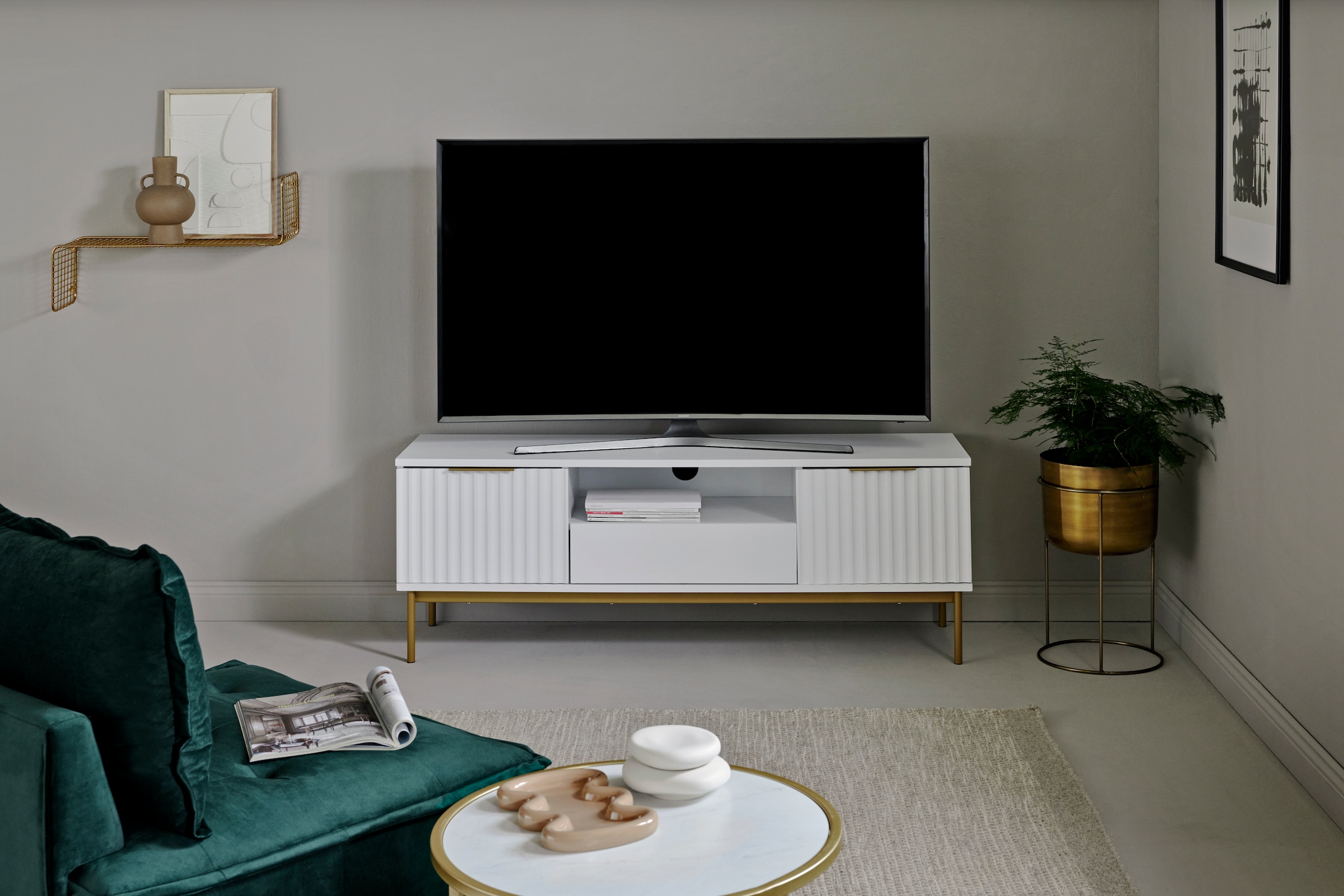 Jahnke TV-Board »CARVE TV 140«, (1 St.), Edle Gold-Applikationen, Fronten in Wellendesign, 140 cm