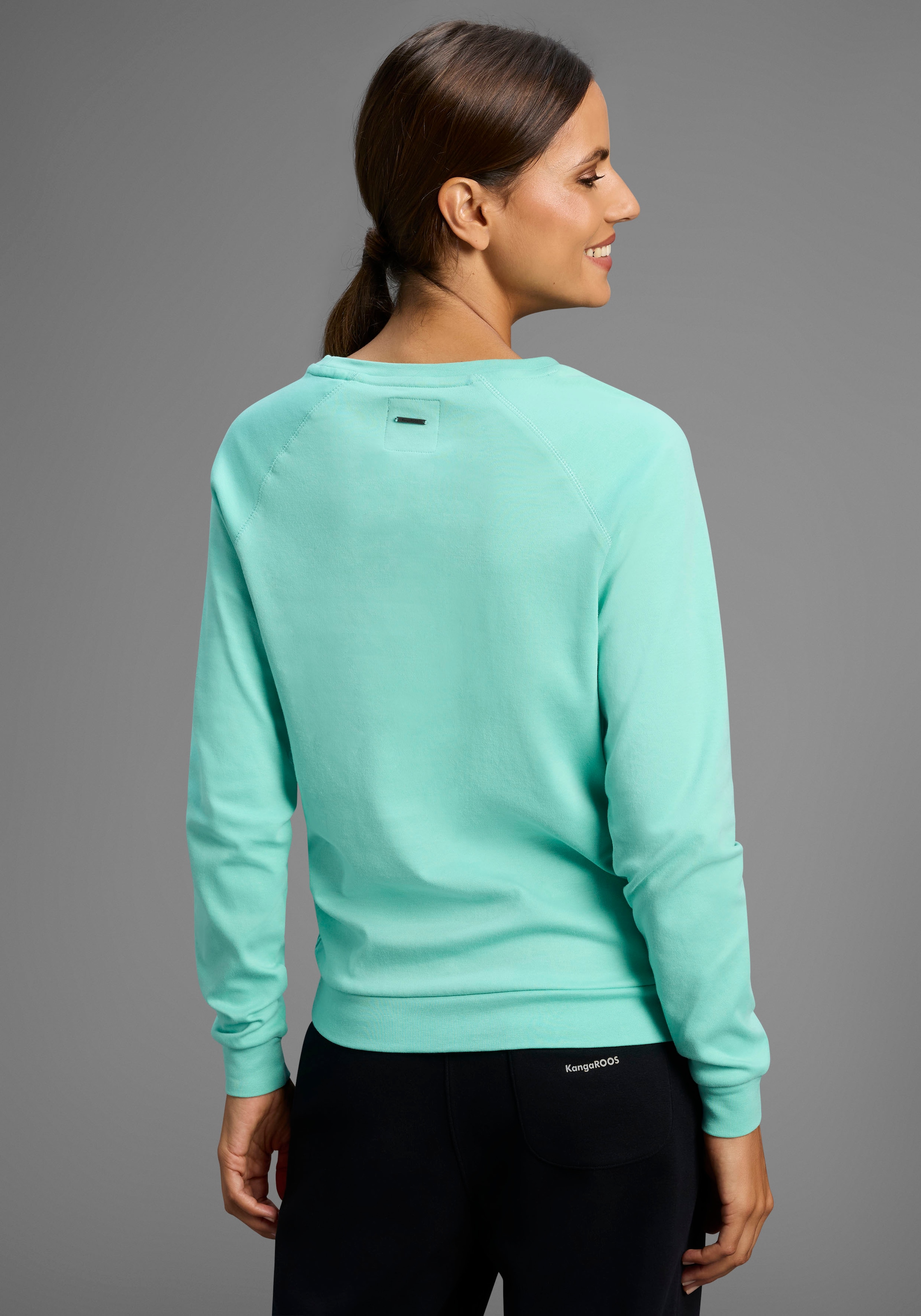 KangaROOS Sweatshirt, Langarm, figurumspielender Schnitt, mit Print, Rundhalsausschnitt