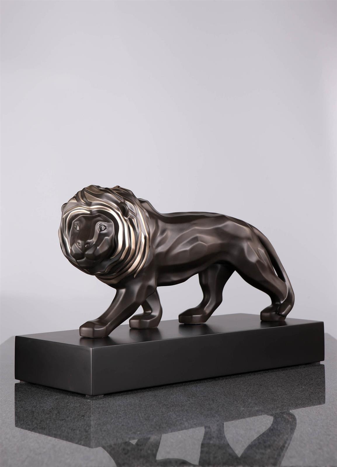 Goebel Dekofigur »Dekofigur Löwe Studio 8 Serengeti 43,5 cm anthrazit«