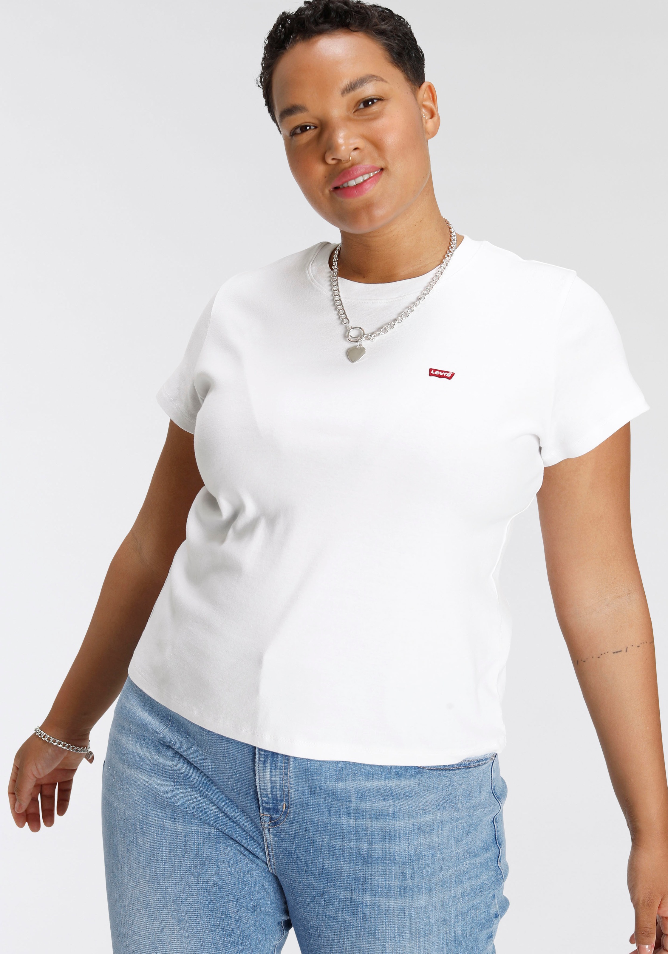 Levi's® Plus T-Shirt »SS BABY TEE«, mit kleinem Batwing-Logo