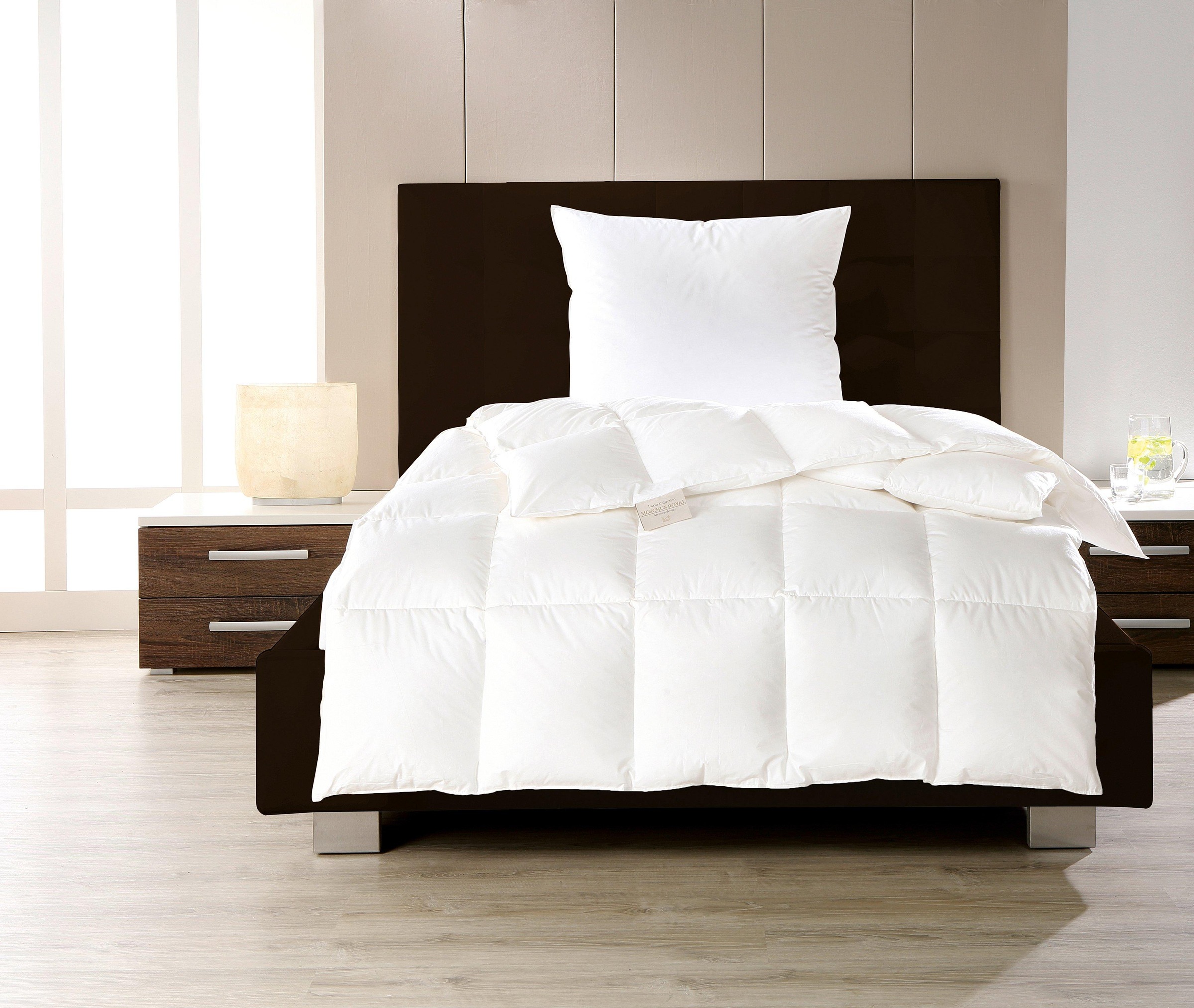 Haeussling Daunenbettdecke »Moschus Royal Warm«, Füllung 100% Daunen, Bezug Feine Einschütte OHNE optische Aufheller, 100% Baumwolle., (1 St.)