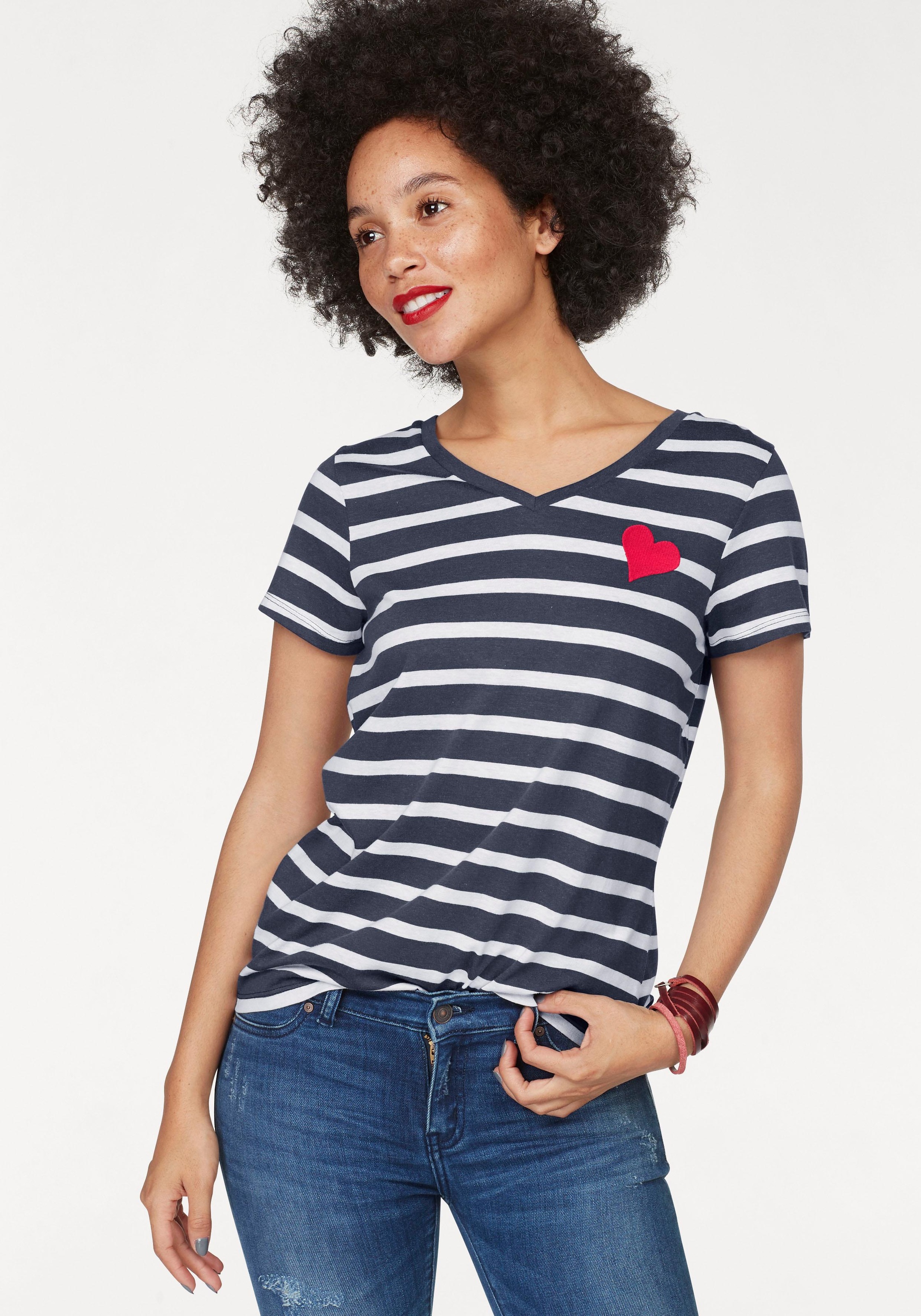 AJC T-Shirt, mit Herzchen-Stickerei