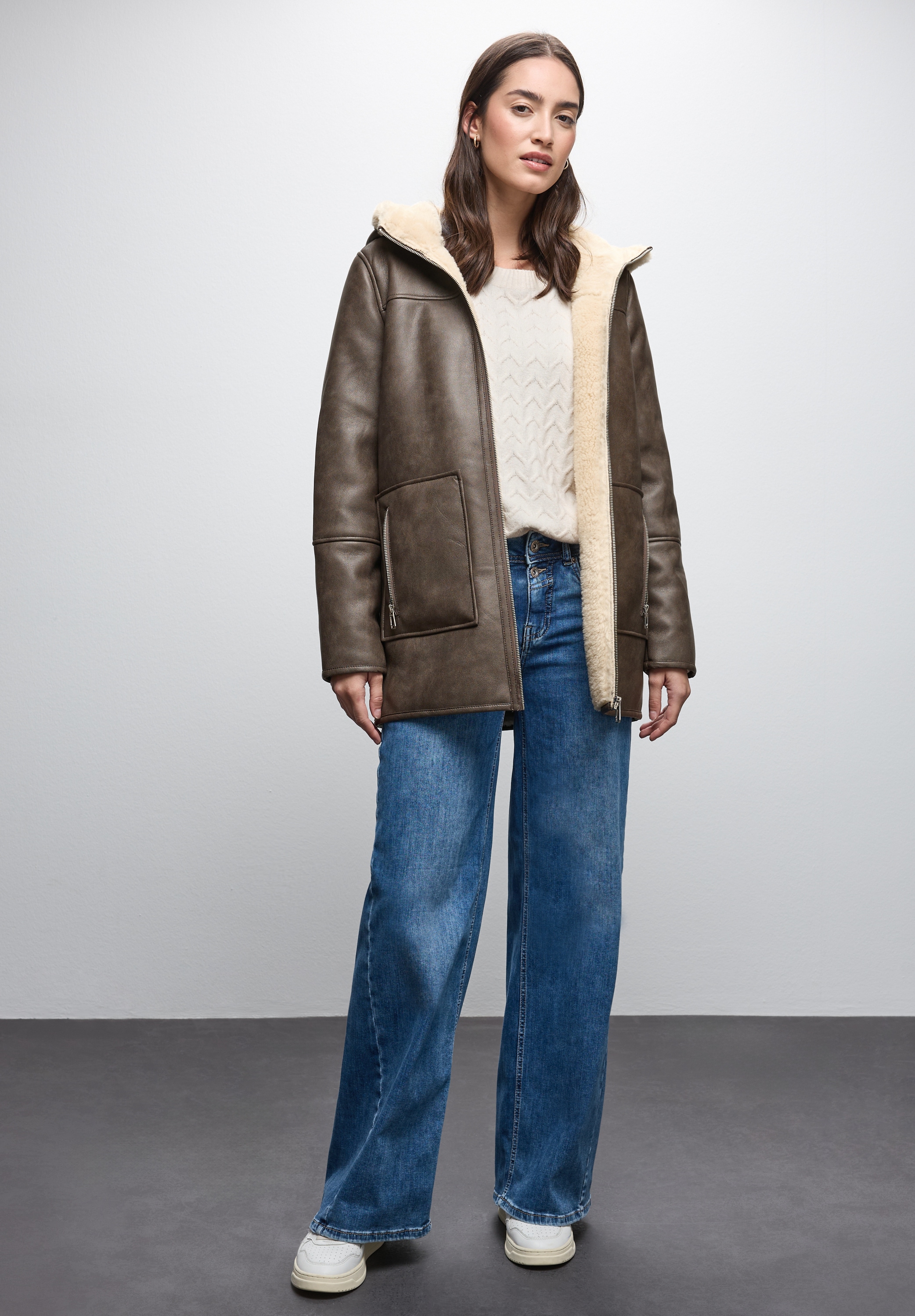 STREET ONE Lederimitatjacke, mit Kapuze, im Leder-Look und mit Fake Fur Details