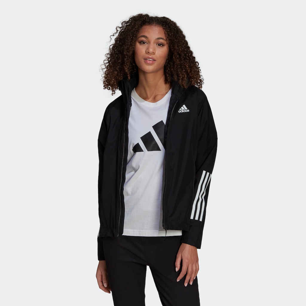 adidas Sportswear Outdoorjacke »BSC 3STREIFEN RAIN.RDY REGENJACKE«, mit Kapuze