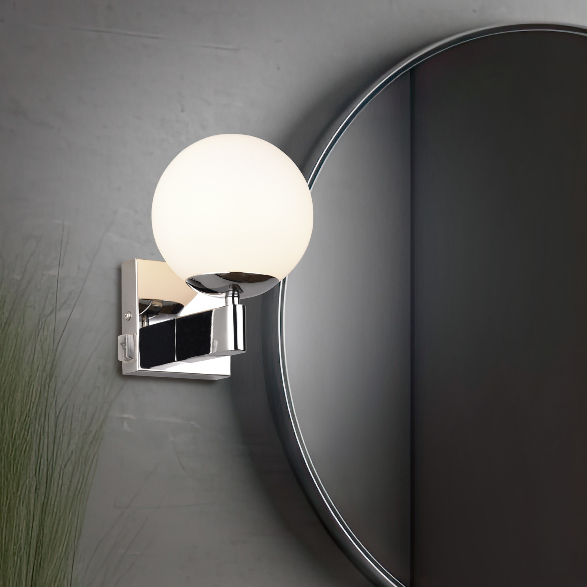 TRIO Leuchten Wandleuchte »KULA, Badezimmer Wandlampe, exkl. 1x E14 max 10W, mit Schalter, IP44« E14 1 Stk. warmweiß - kaltweiß Badlampe, Badleuchte mit Glasschirm Ø 14cm, chromfarbig, Kippschalter