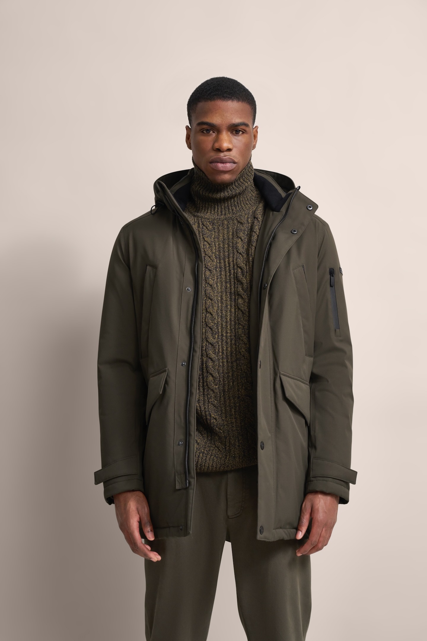 Bugatti Herren Langjacke mit Kapuze mit innenliegendem Strickkragen in grün, Größe 25