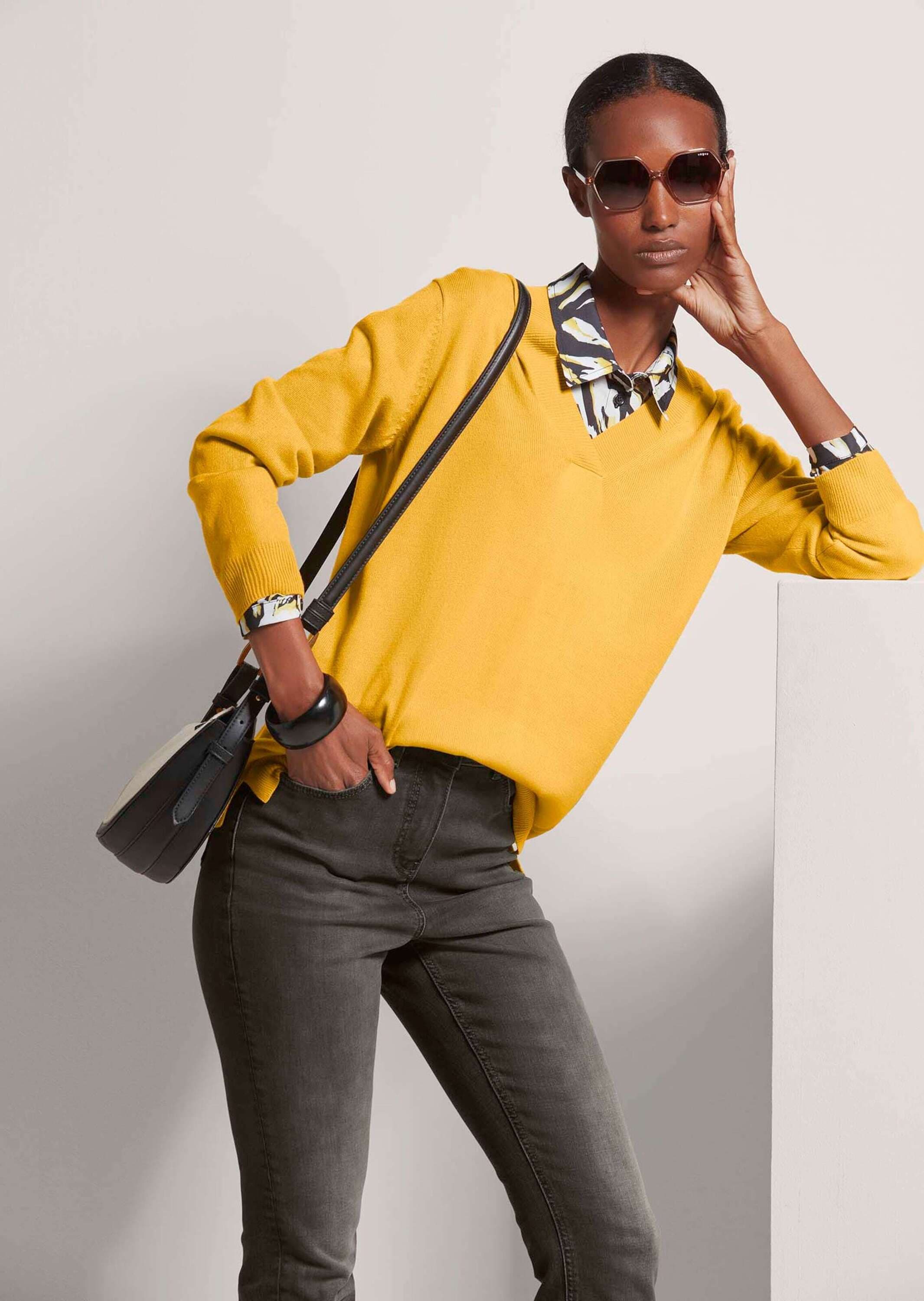 MADELEINE Longpullover »Pullover Glattstrick-Pullover mit V-Ausschnitt«