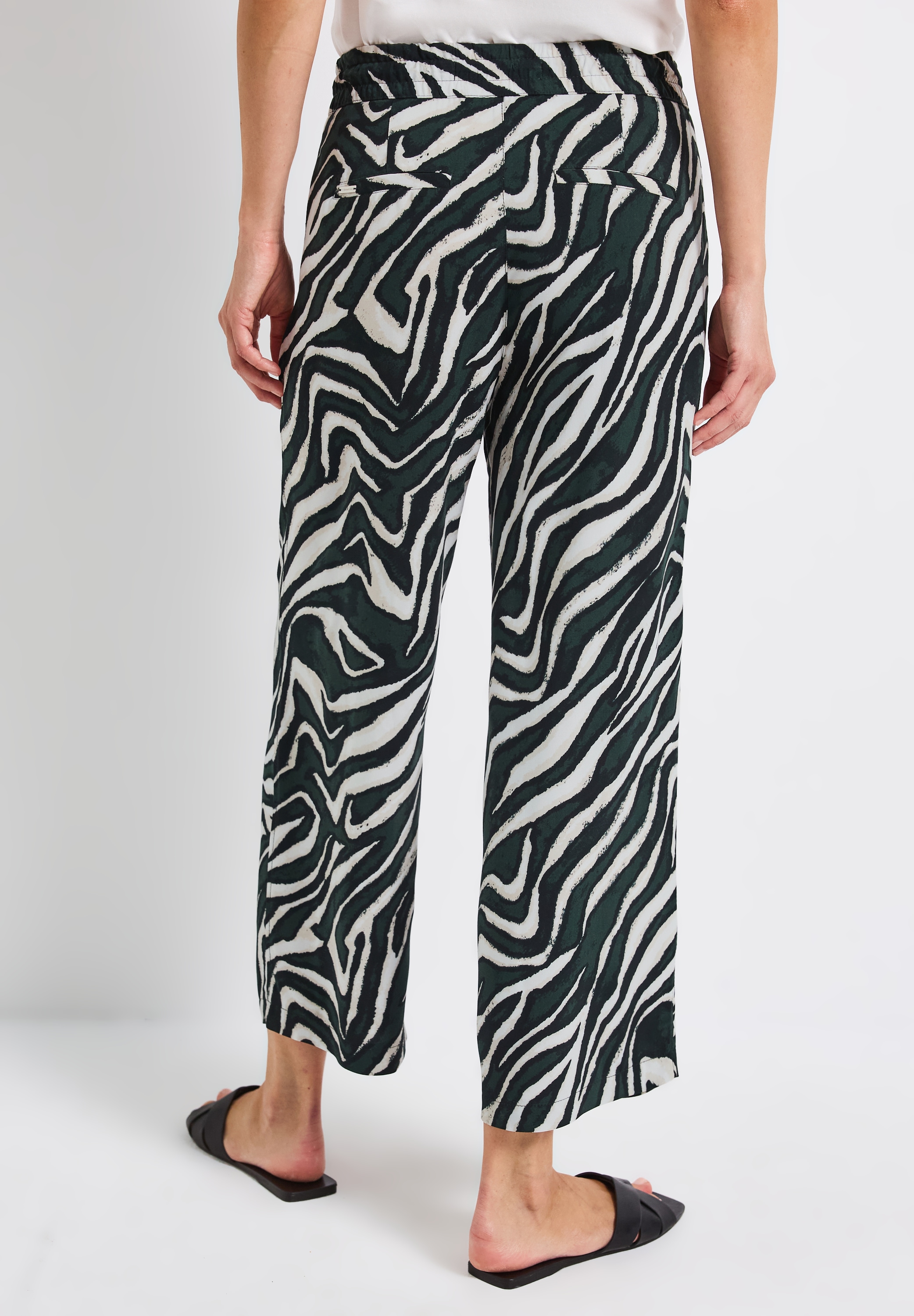 STREET ONE Stoffhose »Style Emee«, Sommerhose mit elastischem Bund und Tunnelzug, mit grafischem Muster