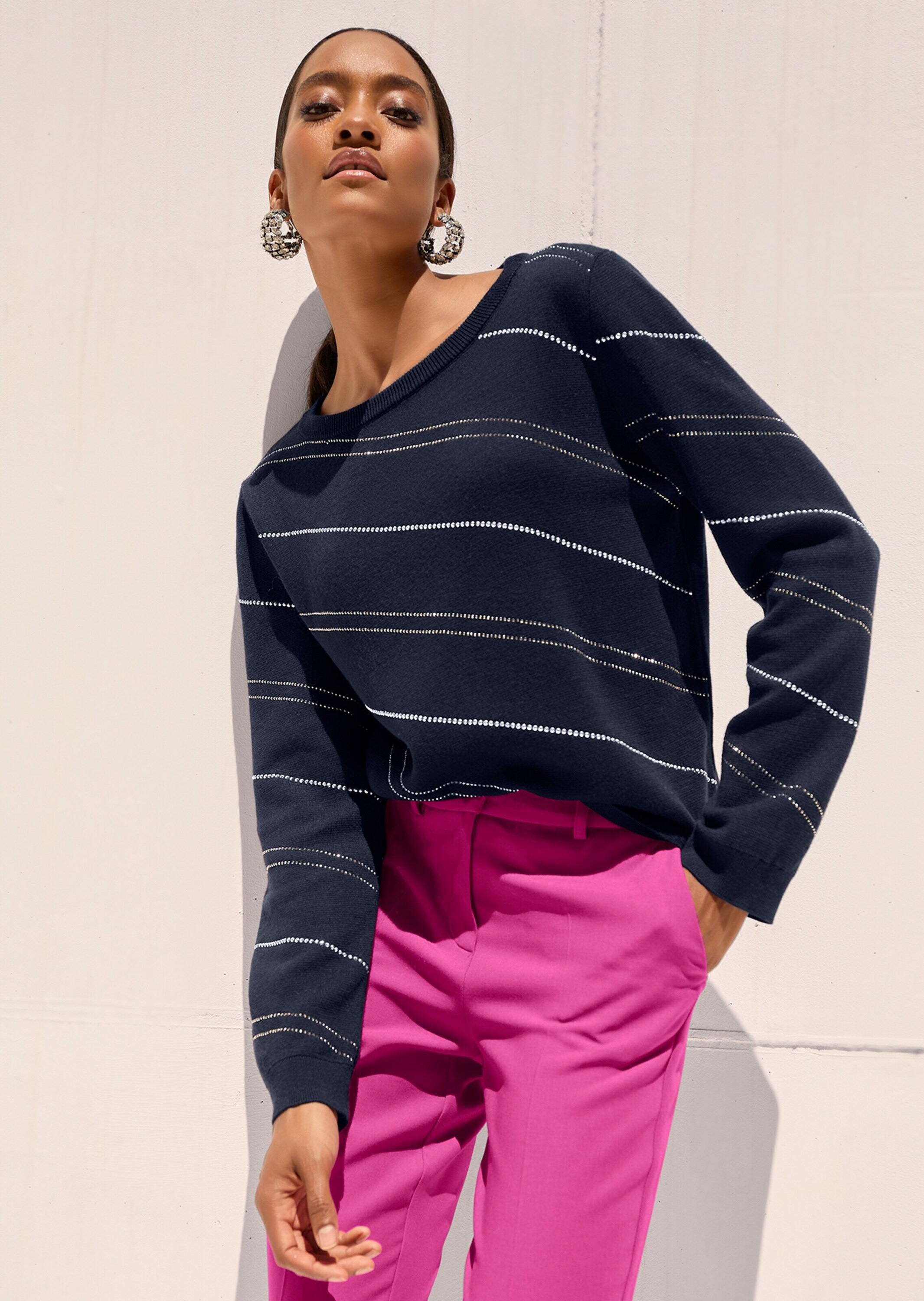 MADELEINE Longpullover »Pullover Pullover mit Ziersteinen«