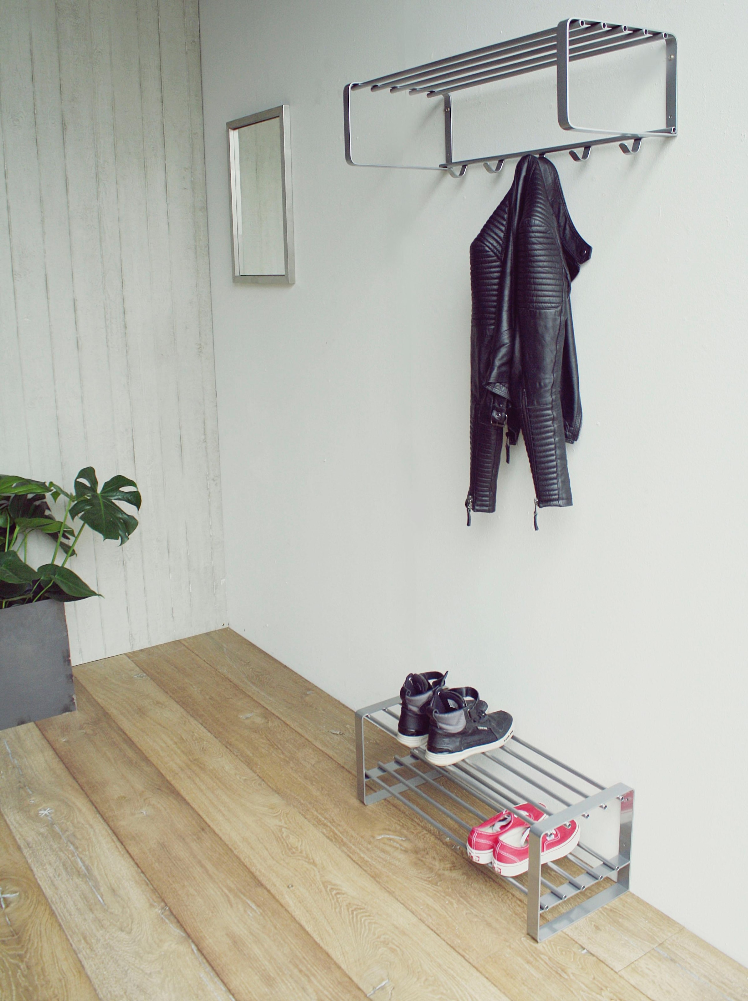 Spinder Design Garderobenleiste »REX«, (1 St.), Wandgarderobe aus Stahl mit Hutablage und 5 bzw. 7 Haken