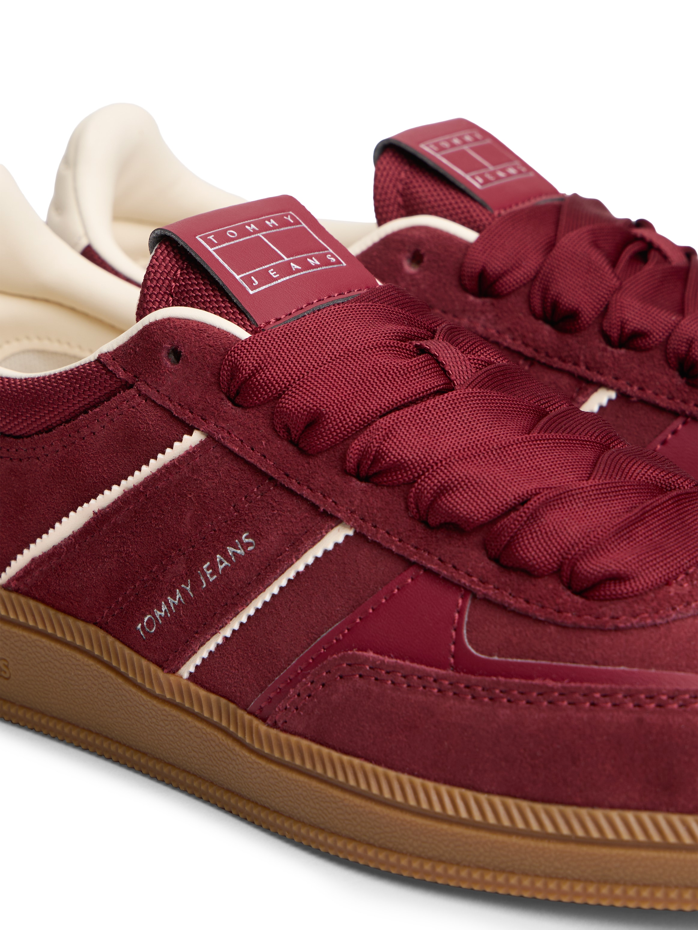 Tommy Jeans Plateausneaker »THE GREENWICH EDGE SUEDE«  Freizeitschuh, Halbschuh, Schnürschuh mit gepolstertem Schaftrand