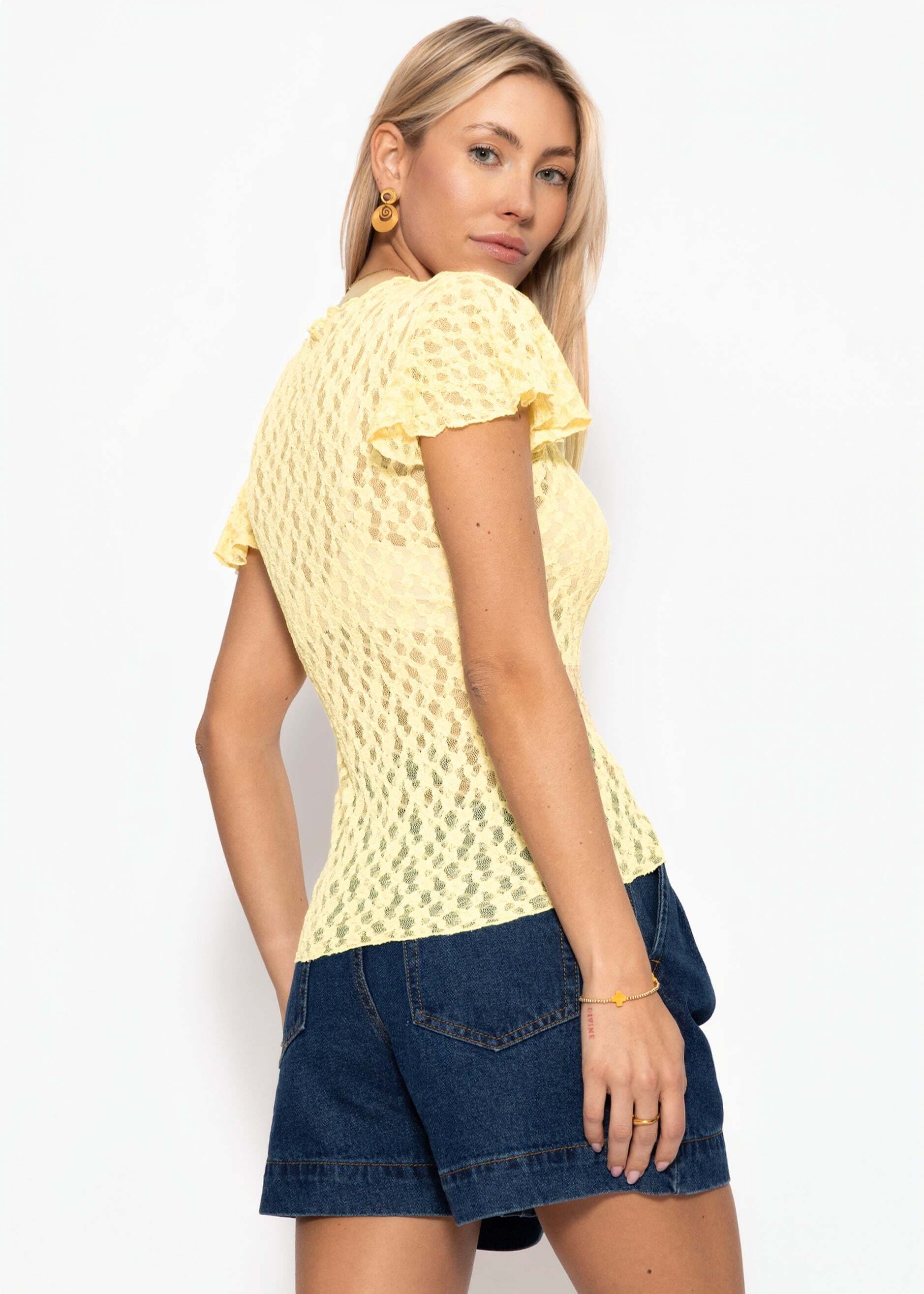 SASSYCLASSY Kurzarmshirt »Spitzen T-Shirt mit Flügelärmel« Elegantes T-Shirt in floralem Muster mit leicht transparenter Optik