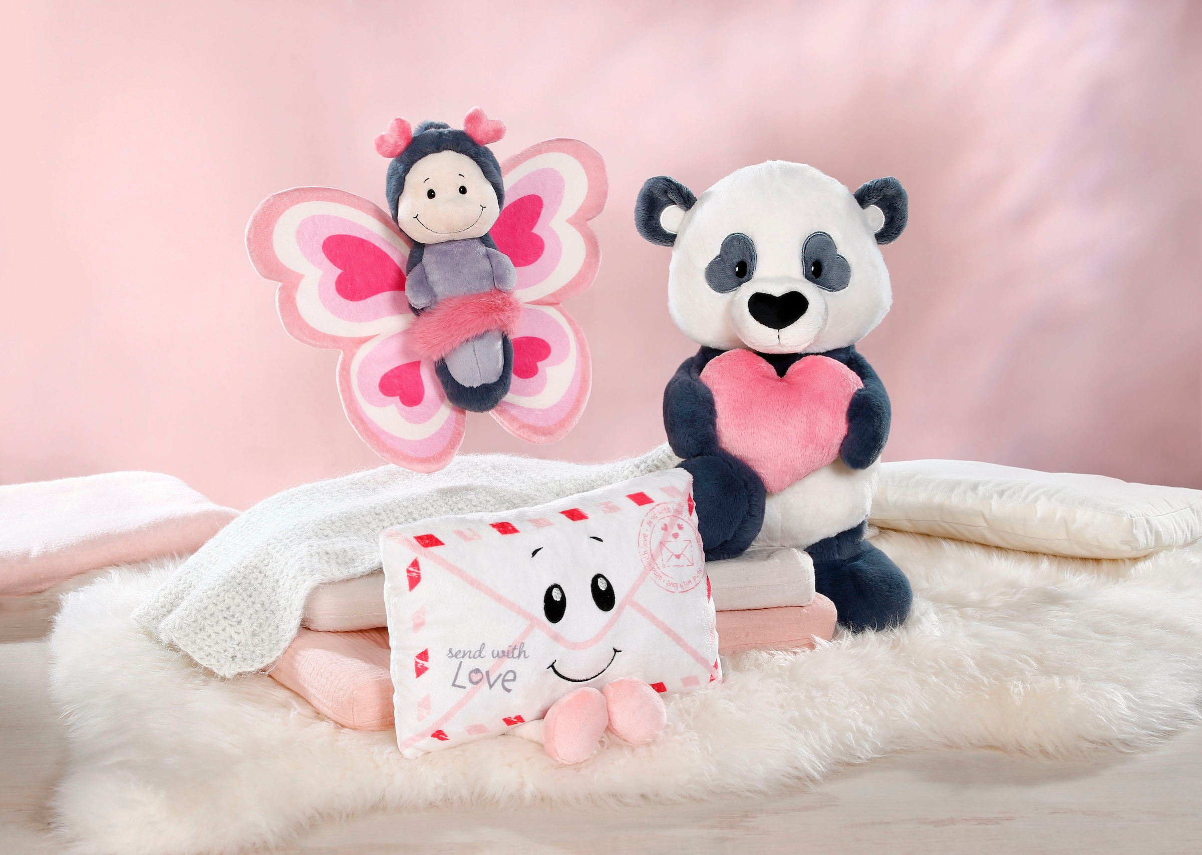 Nici Kuscheltier »Love, Schmetterling, 21 cm, in Geschenkbox«, enthält recyceltes Material