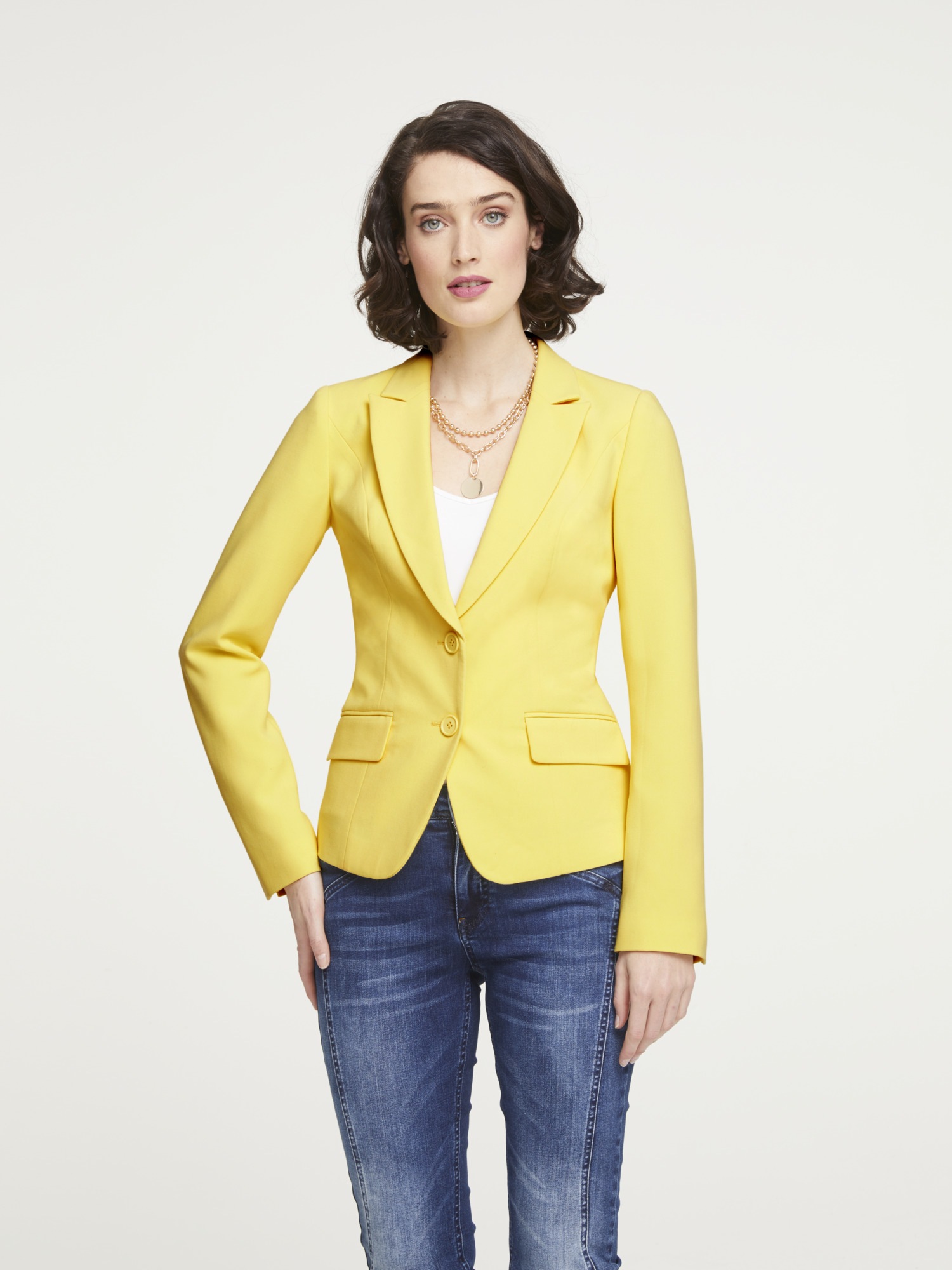 Blazer in taillierter Form