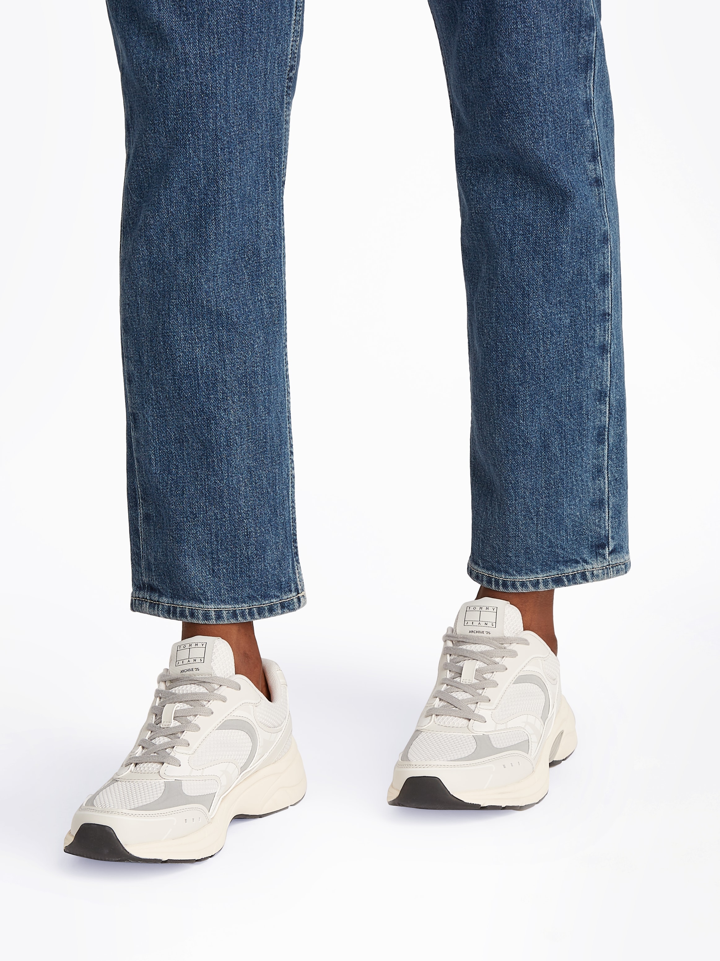Tommy Jeans Keilsneaker »ARCHIVE'25«, Freizeitschuh, Halbschuh, Schnürschuh mit Kontrastbesätzen