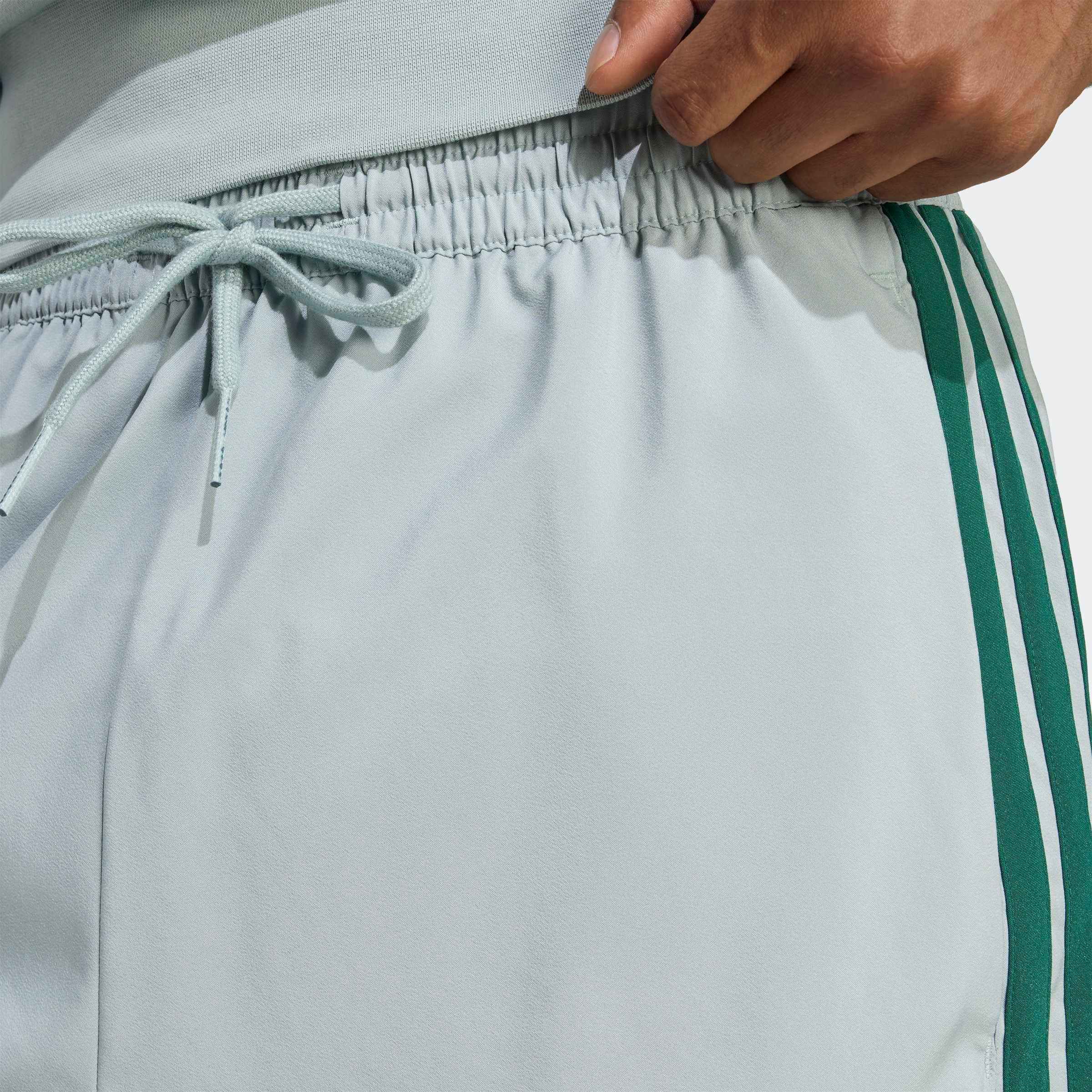 adidas Sportswear Shorts »ESSENTIALS 3-STREIFEN CHELSEA«  mit 3-Streifen an den Seiten, für Laufen und Sportmode