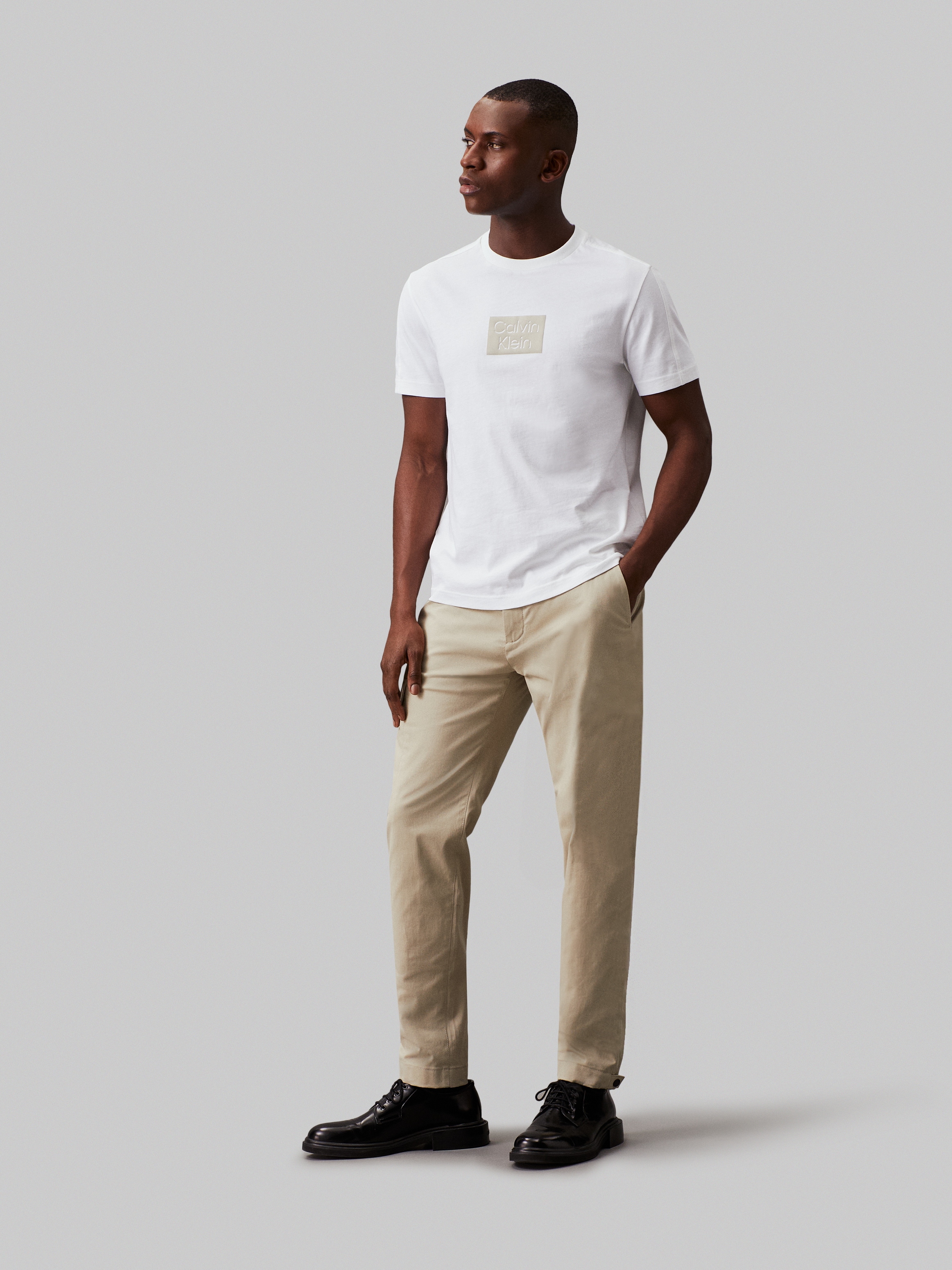 Calvin Klein T-Shirt »CUT OUT SHADOW LOGO T-SHIRT«, mit Logoprägung