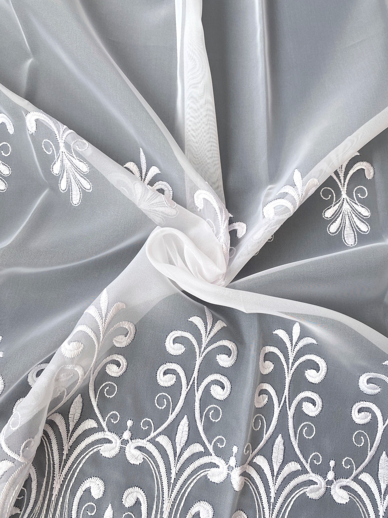 Weckbrodt Gardine »Heidelberg«, (1 St.), echte Stickerei, Voile, transparent, mit 1 oder 2 Bordüren, Store