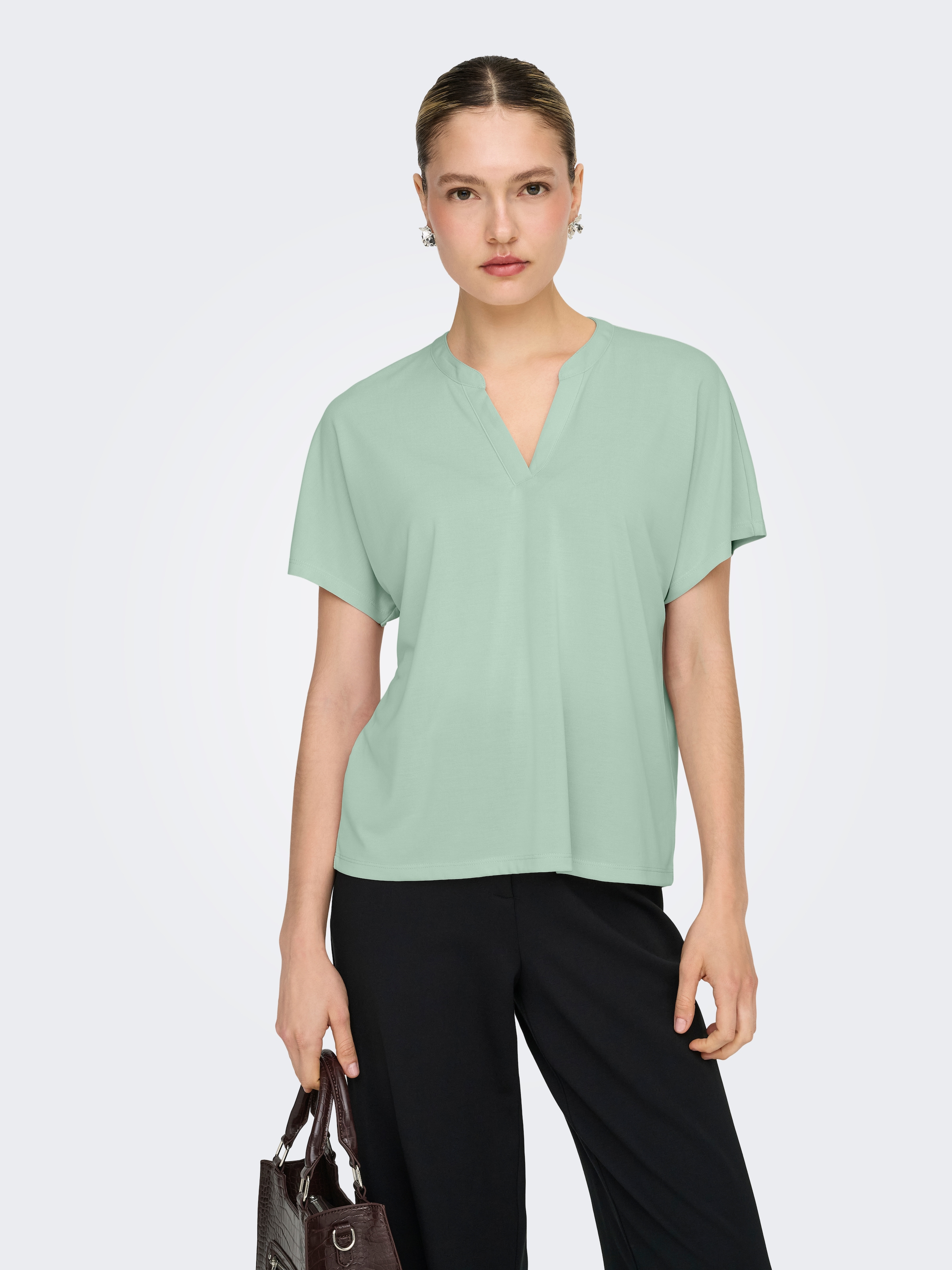 ONLY Kurzarmshirt »ONLFREE LIFE S/S SPLIT TOP JRS« Materialmix, regular fit