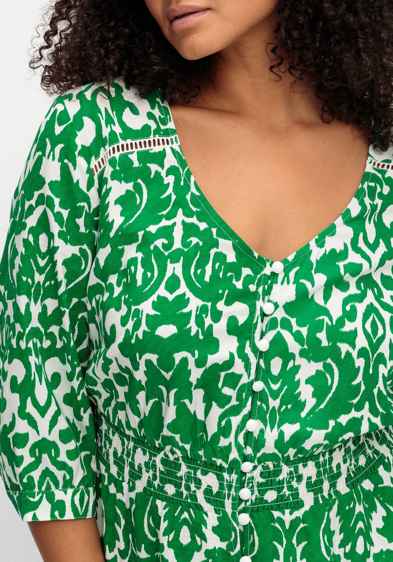 Sheego Druckkleid »Maxikleid mit Punkteprint und gesmokter Taille«
