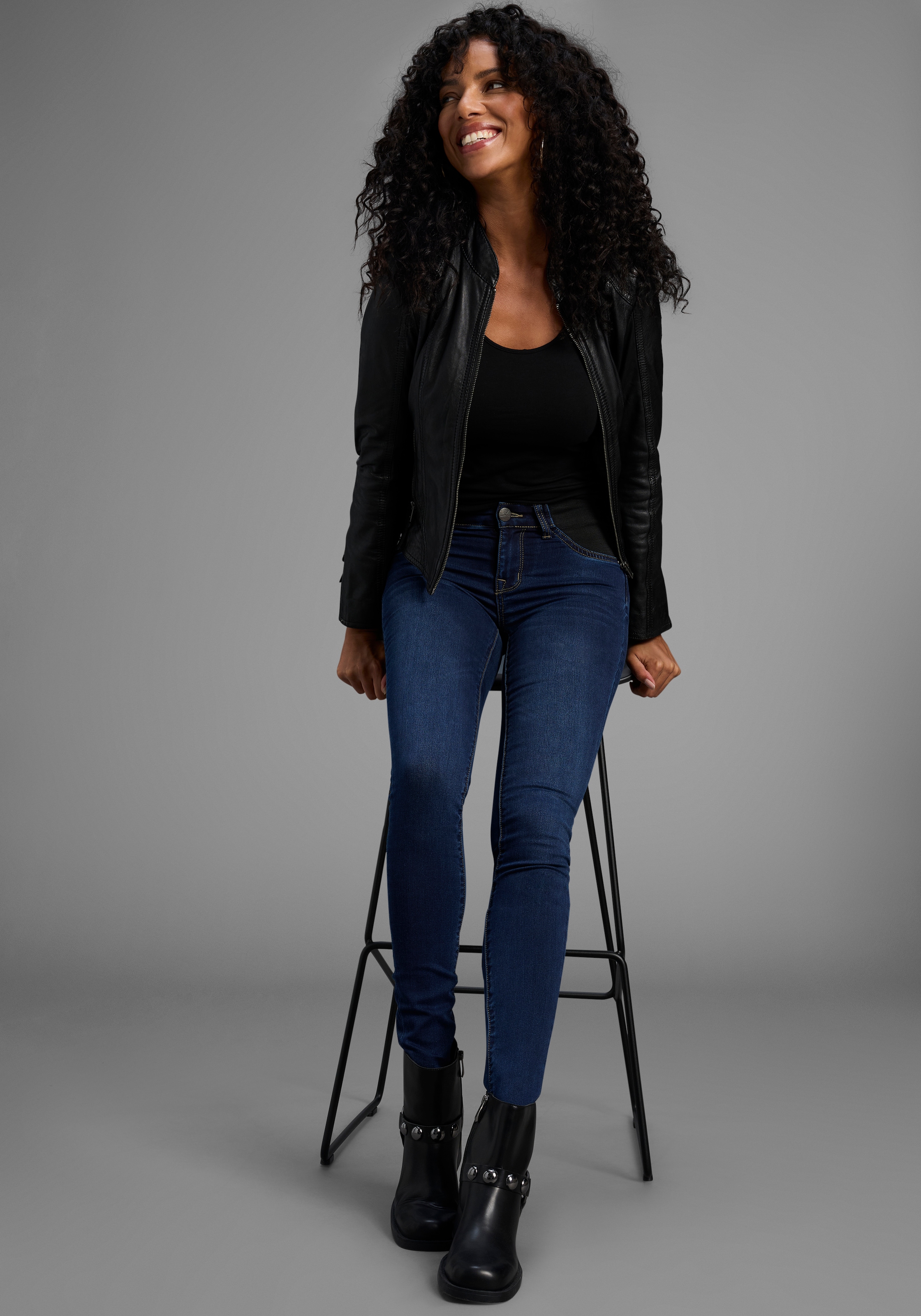 Arizona Skinny-fit-Jeans »Ultra Stretch«, skinny-fit, mit Used-Look-Crinkles, niedrige Leibhöhe