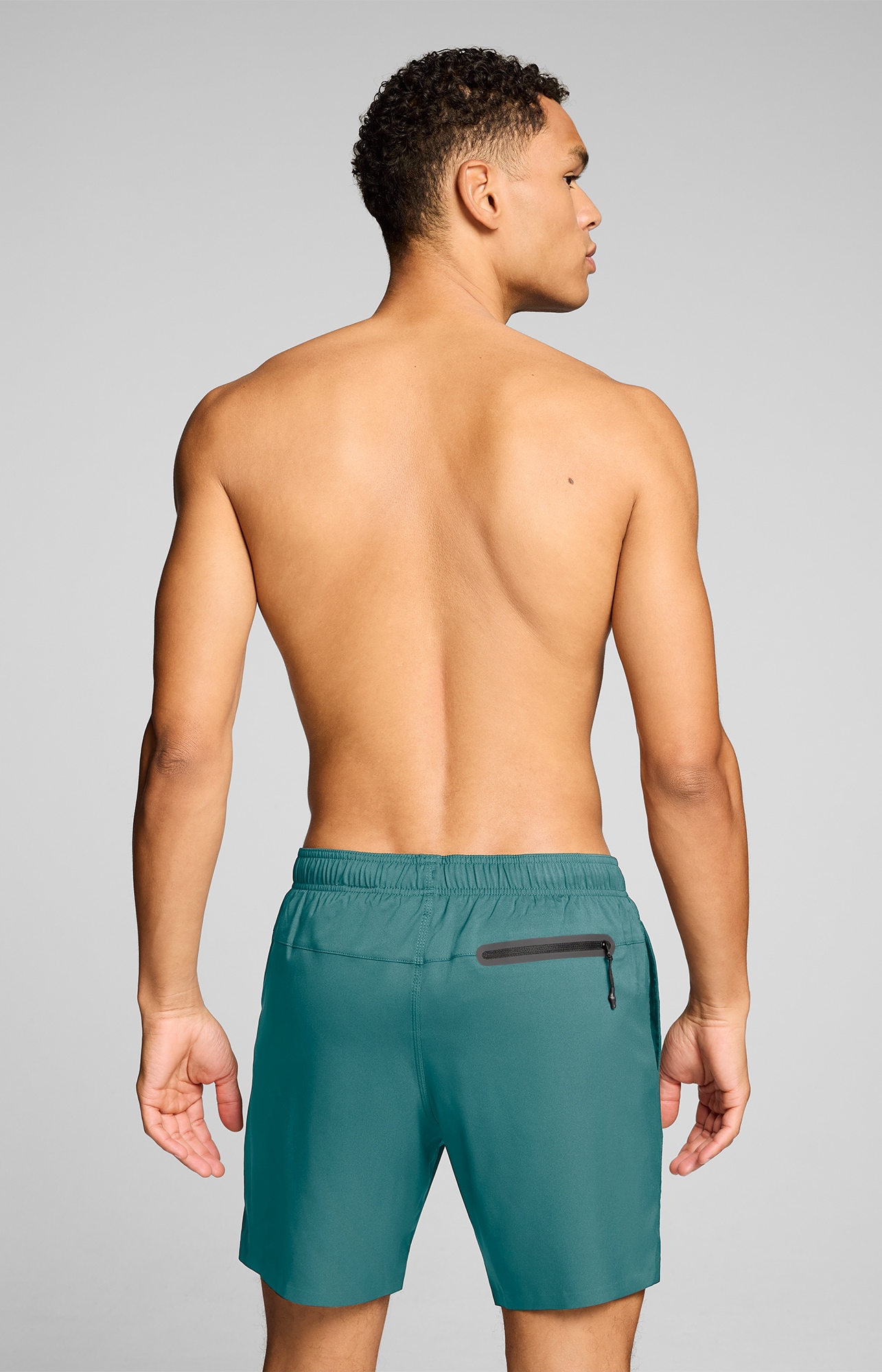 PUMA Badeshorts »PUMA SWIM MEN MID SHORTS 1P« High-Tech Reißverschluss an der Gesäßtasche, Seitentaschen