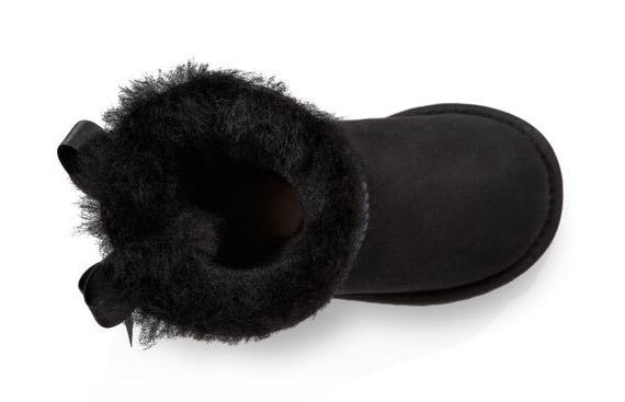 UGG Winterboots »Bailey Bow II«  Winterboots, Schlupfboots mit Zierschleifen aus Satin
