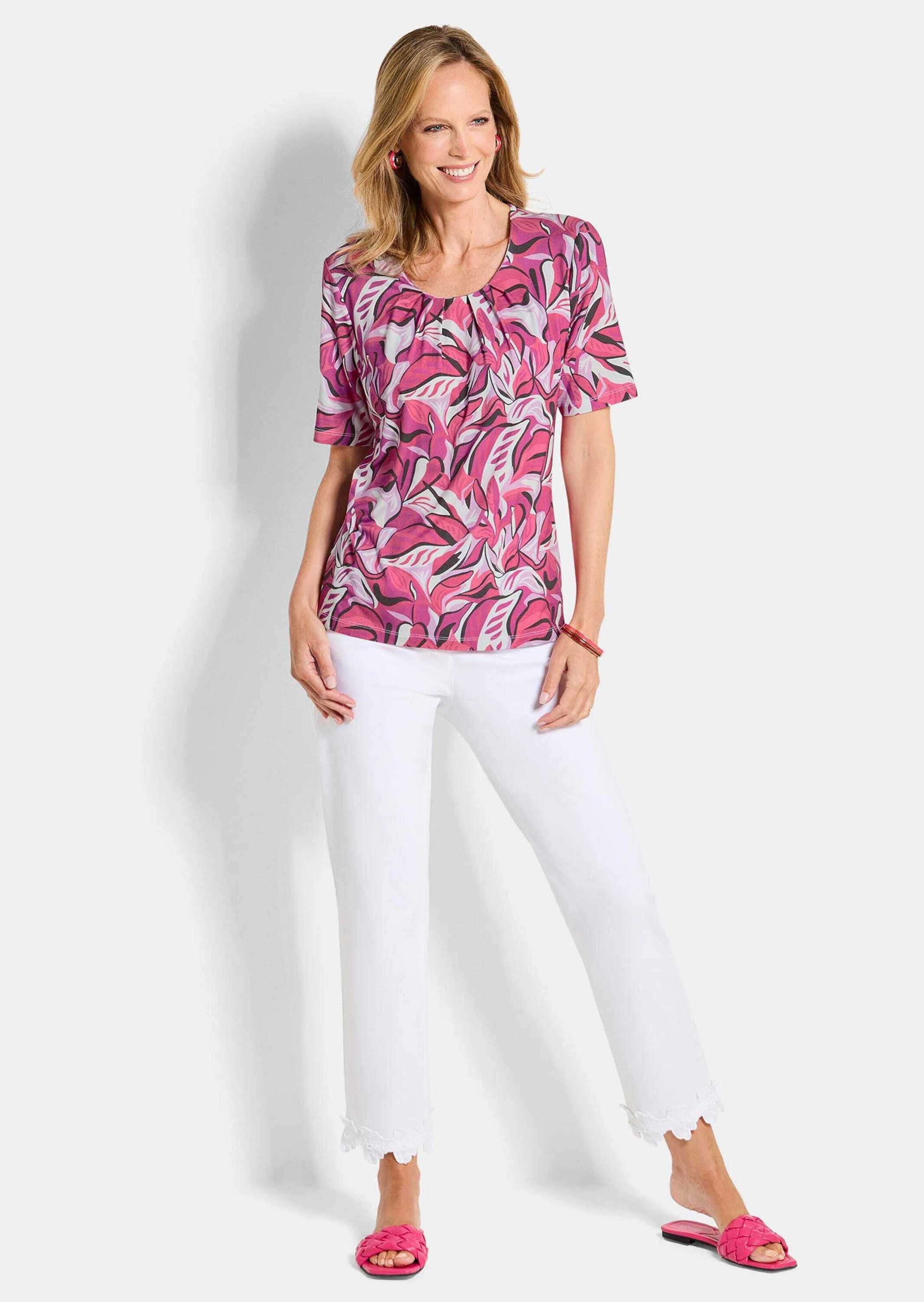 GOLDNER Kurzarmshirt »Kurzgröße Cityshirt mit Blätter-Motiv« dekorative Falten am Ausschnitt